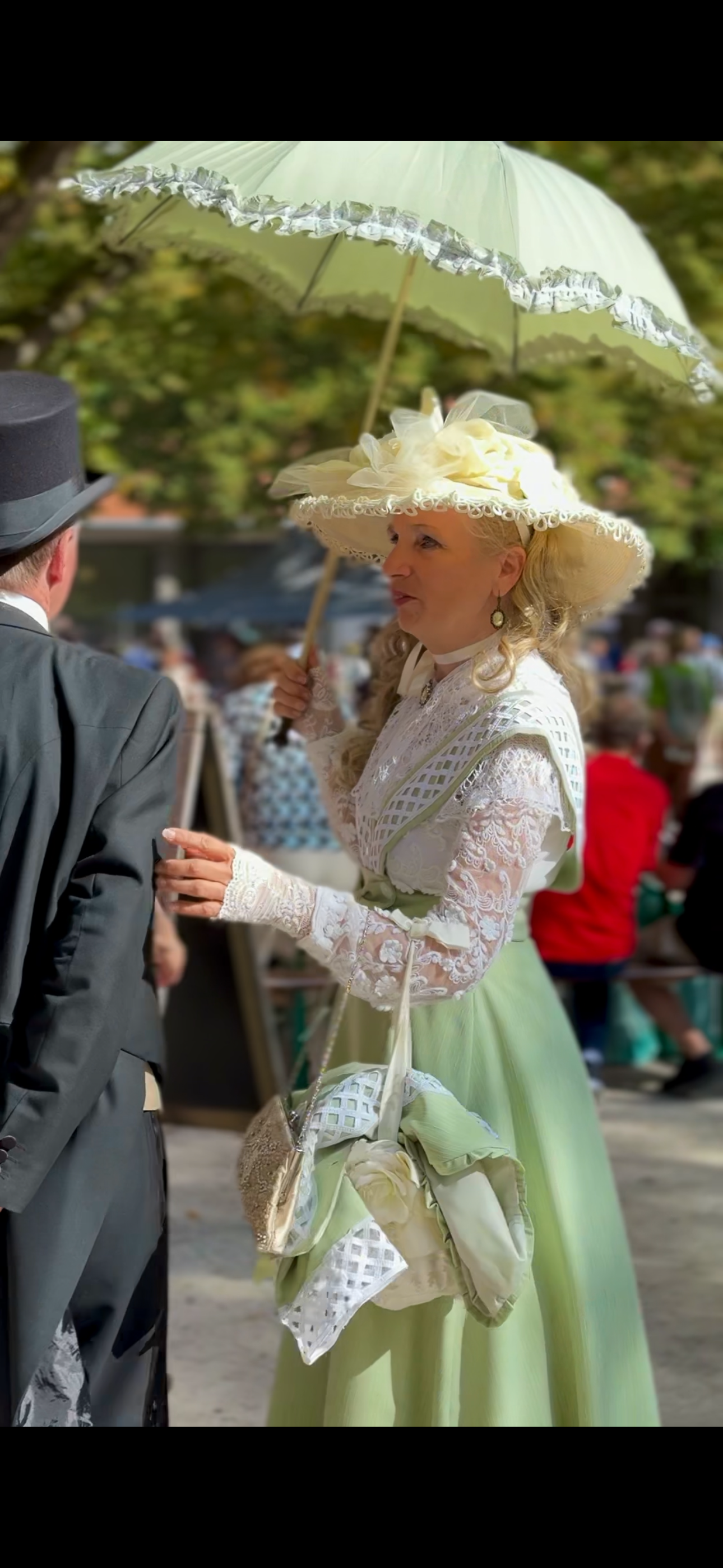 When Fashion Became Art: A Journey Through the Art Nouveau Era, and What It Made Me Wonder About Fashion Today