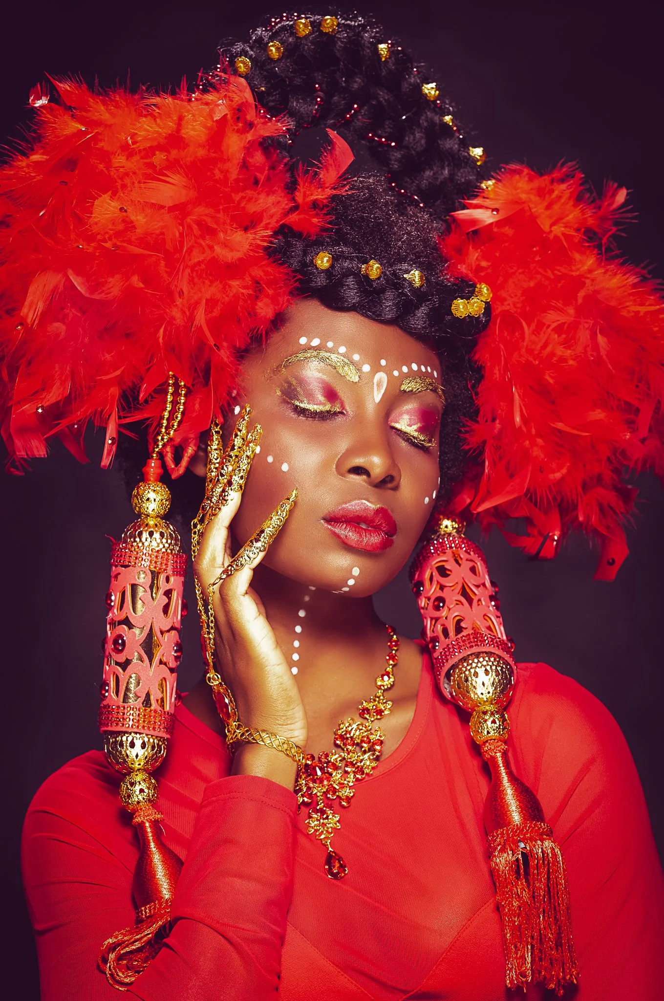 Faith Müller by Oliver Vogler
MUA/Hair/Stylist: Janina Mock