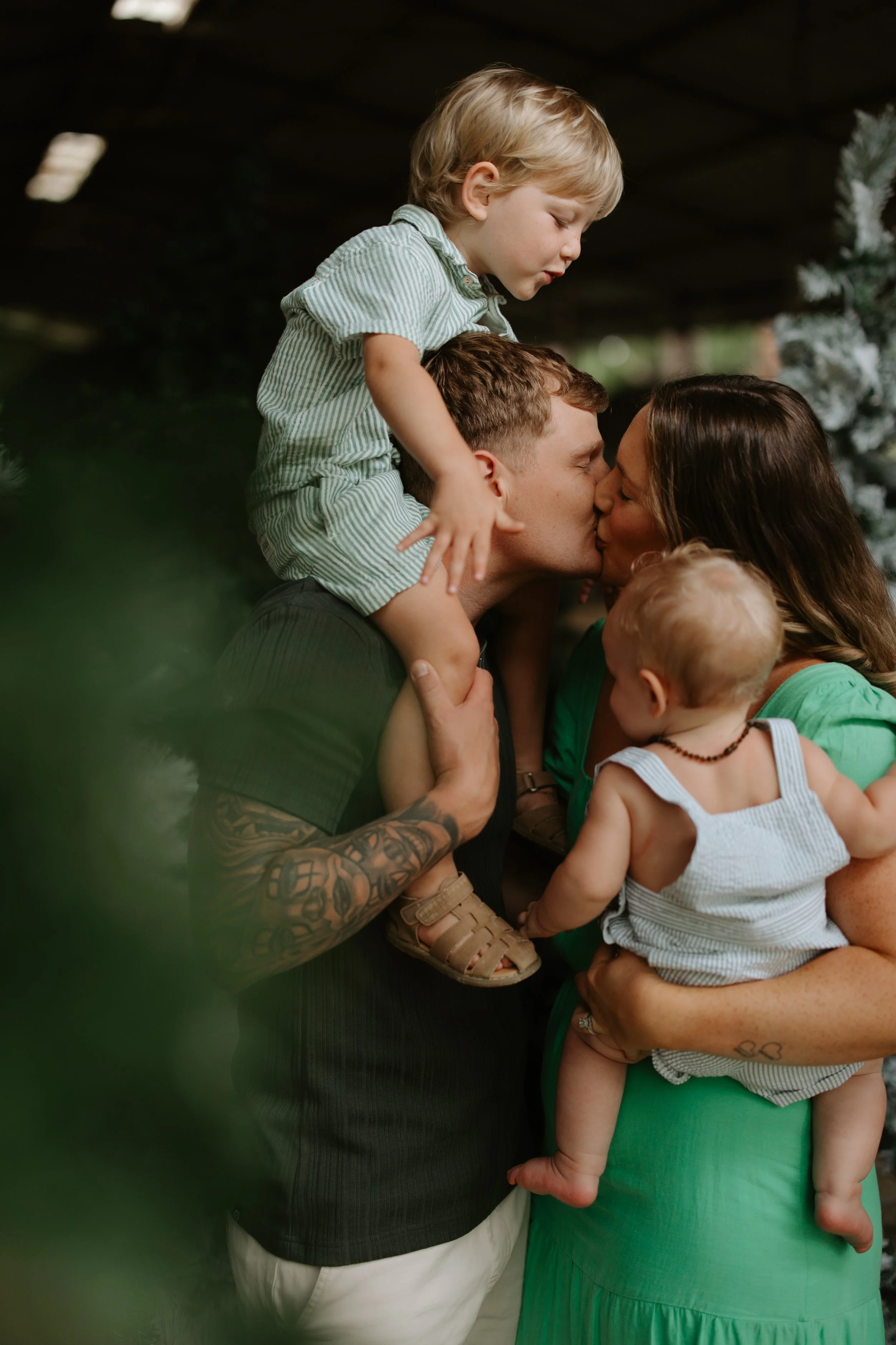 KodoCreative_ChristmasMinis_IvaldiFamily-38 (1).jpg