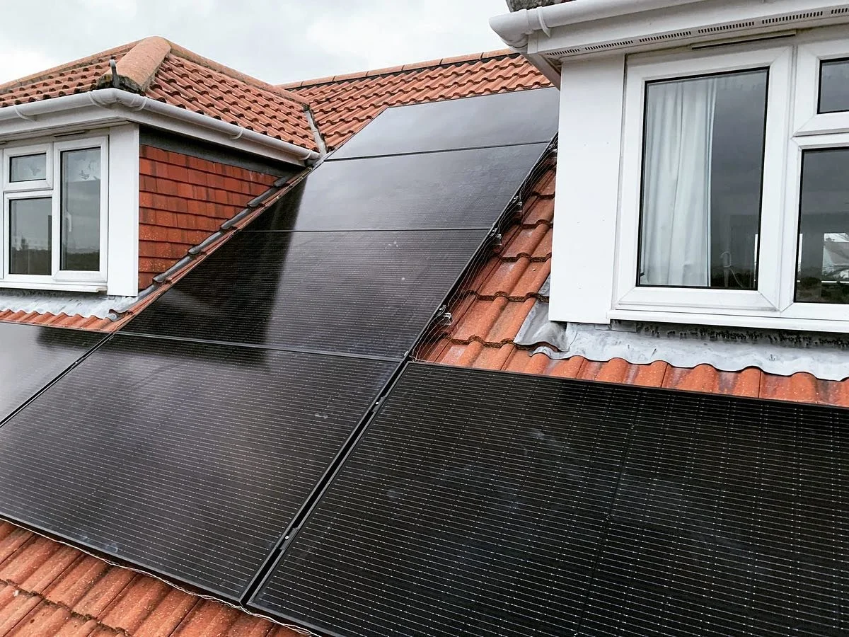 1 of many installs completed in the last few weeks ! We would also to like to introduce our solar side as well @renewableenergyplus we have now partnered with these guys and all of our solar and battery storage will be put through this company ! As m