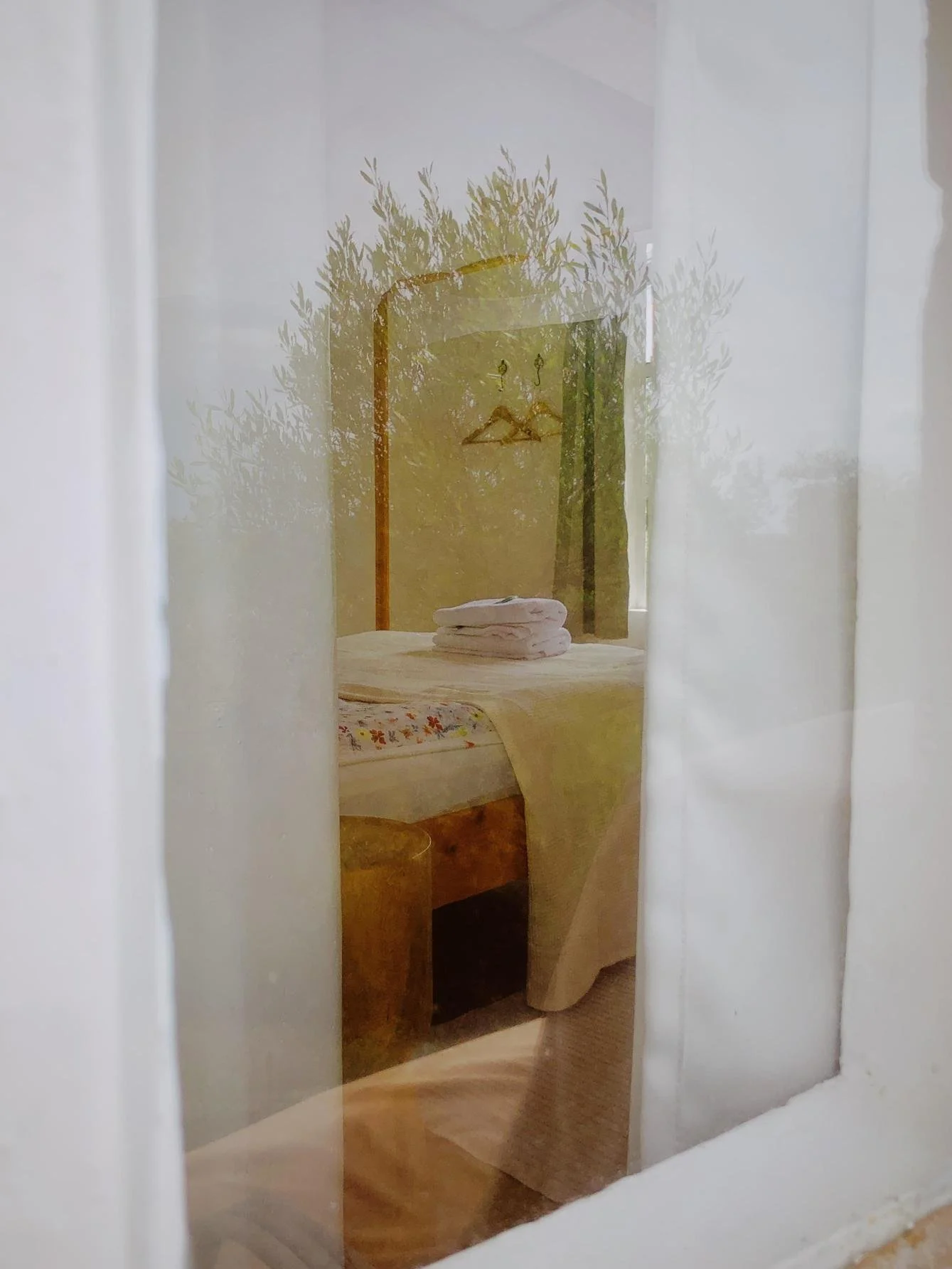 Small Garden Bungalow bedroom with ensuite bathroom