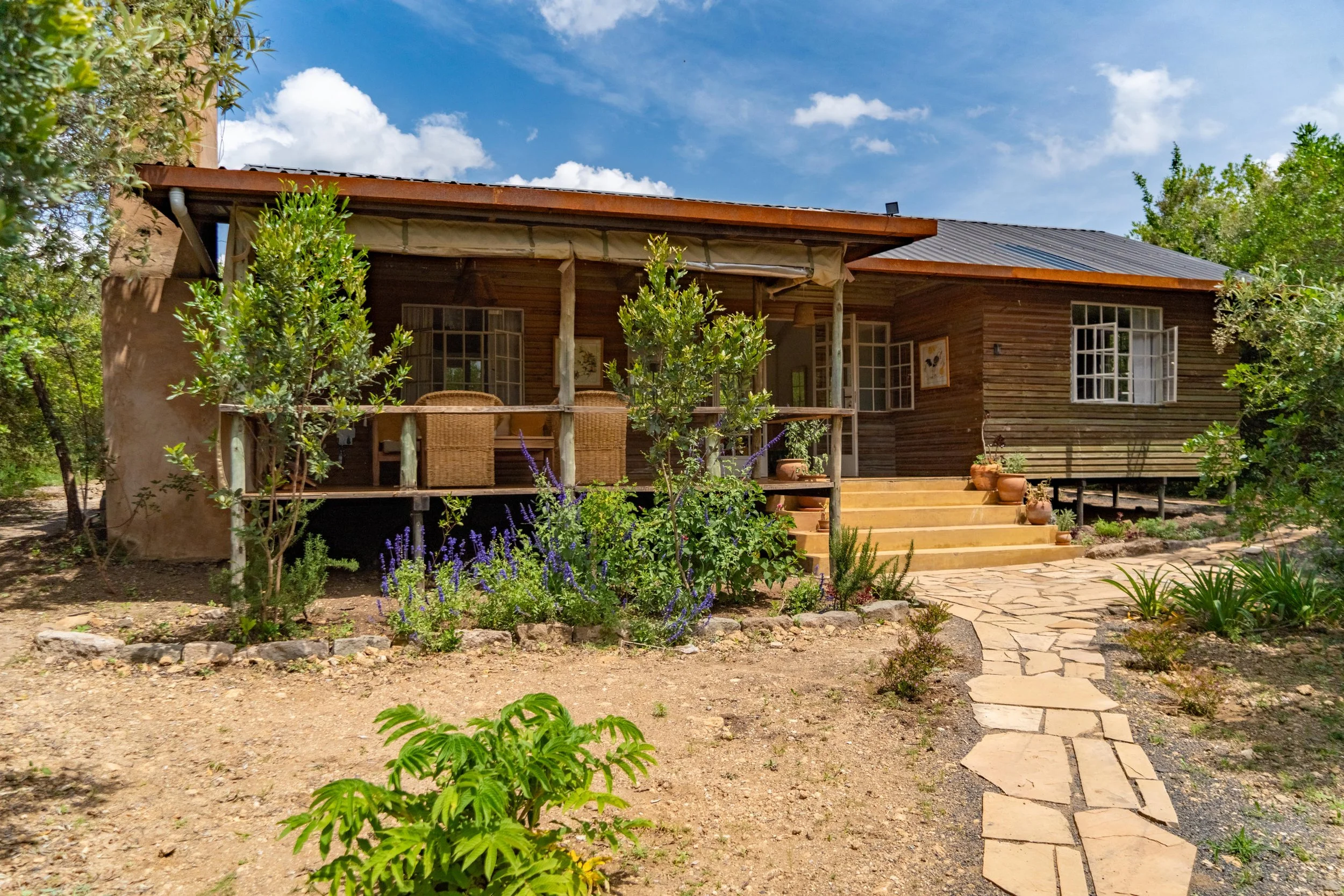 Welcome to Leleshwa Cottage