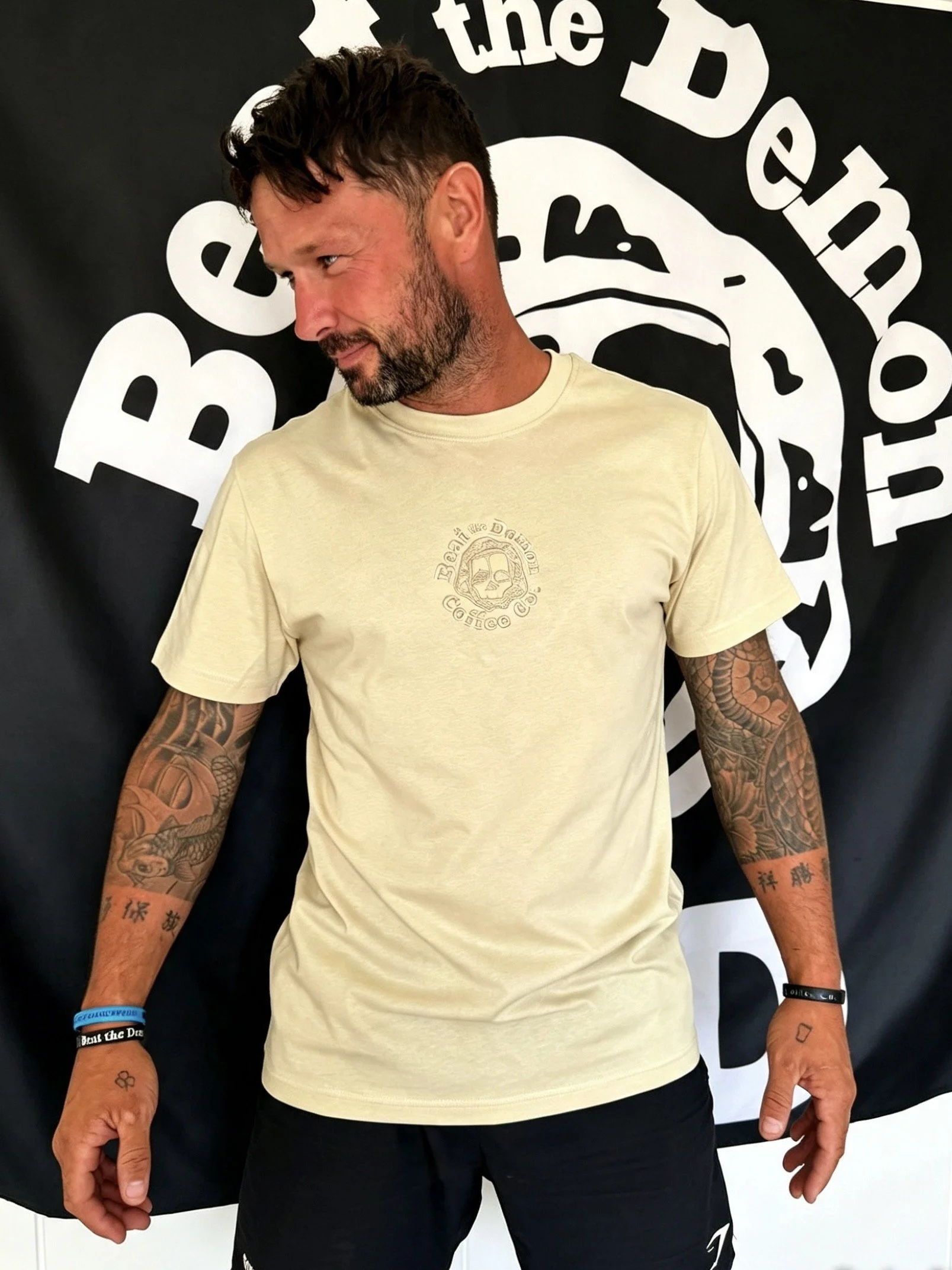 T-shirt cream.jfif