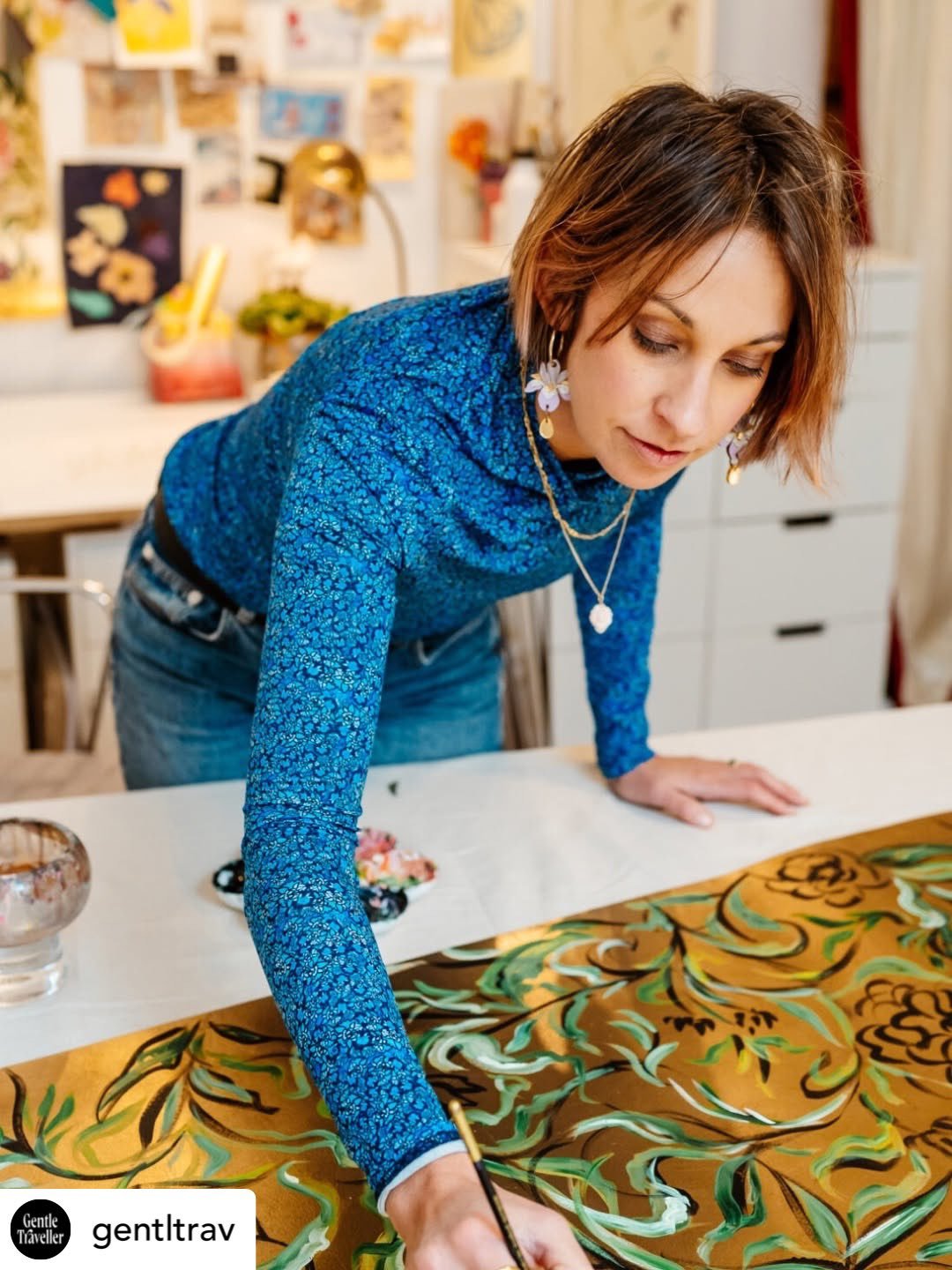 Repost from &bull; @gentltrav photography @bethmoseleyphotography 
Claire Coles (@claire_coles_artist), mixed media artist

Coles&rsquo; patterns are characterised by a subtle and ethereal quality creating a vibrant expression. Silk, gold leaves and 