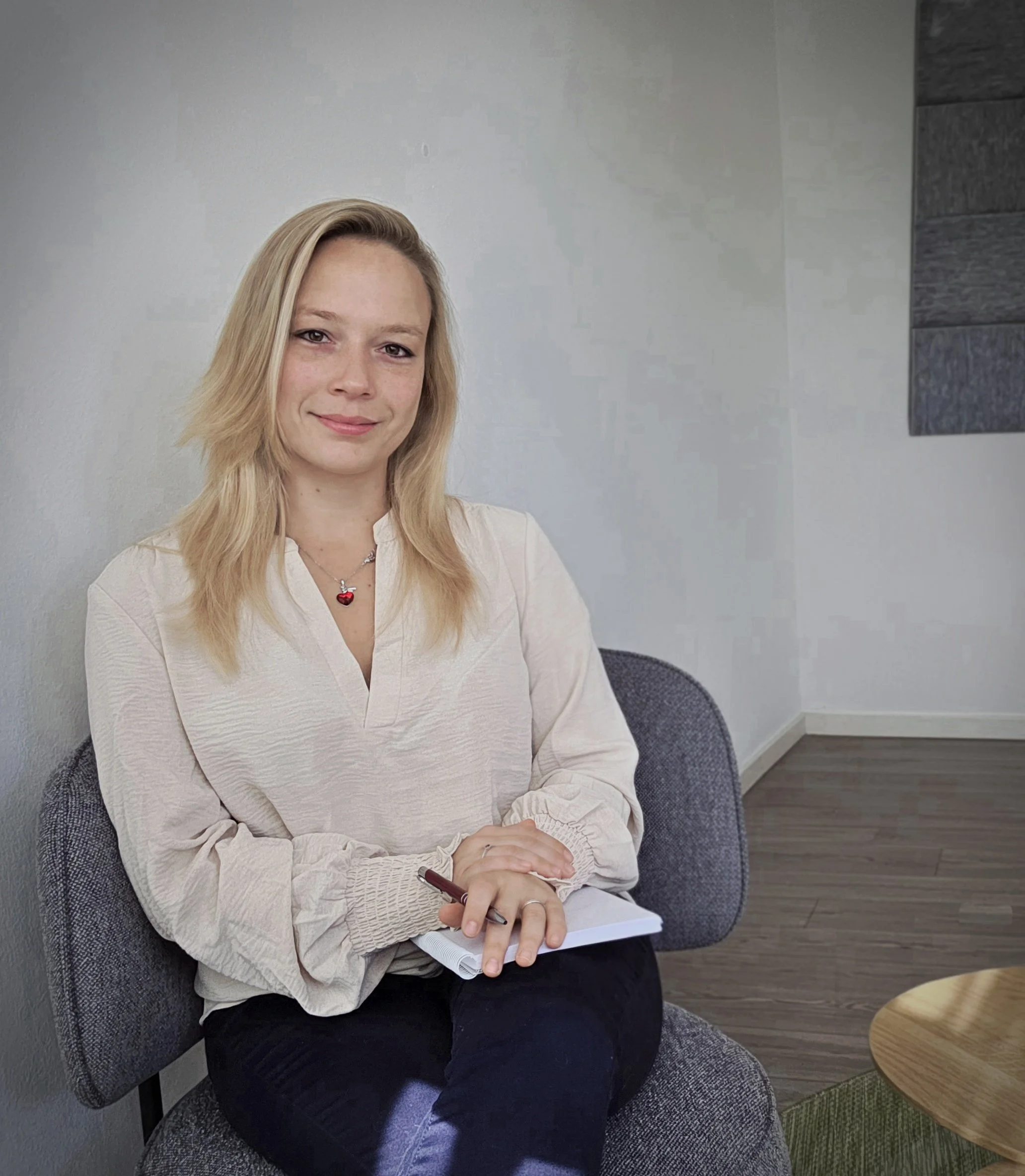 Vertrauensvolle Atmosphäre in der Einzeltherapie für offene und ehrliche psychotherapeutische Unterstützung.