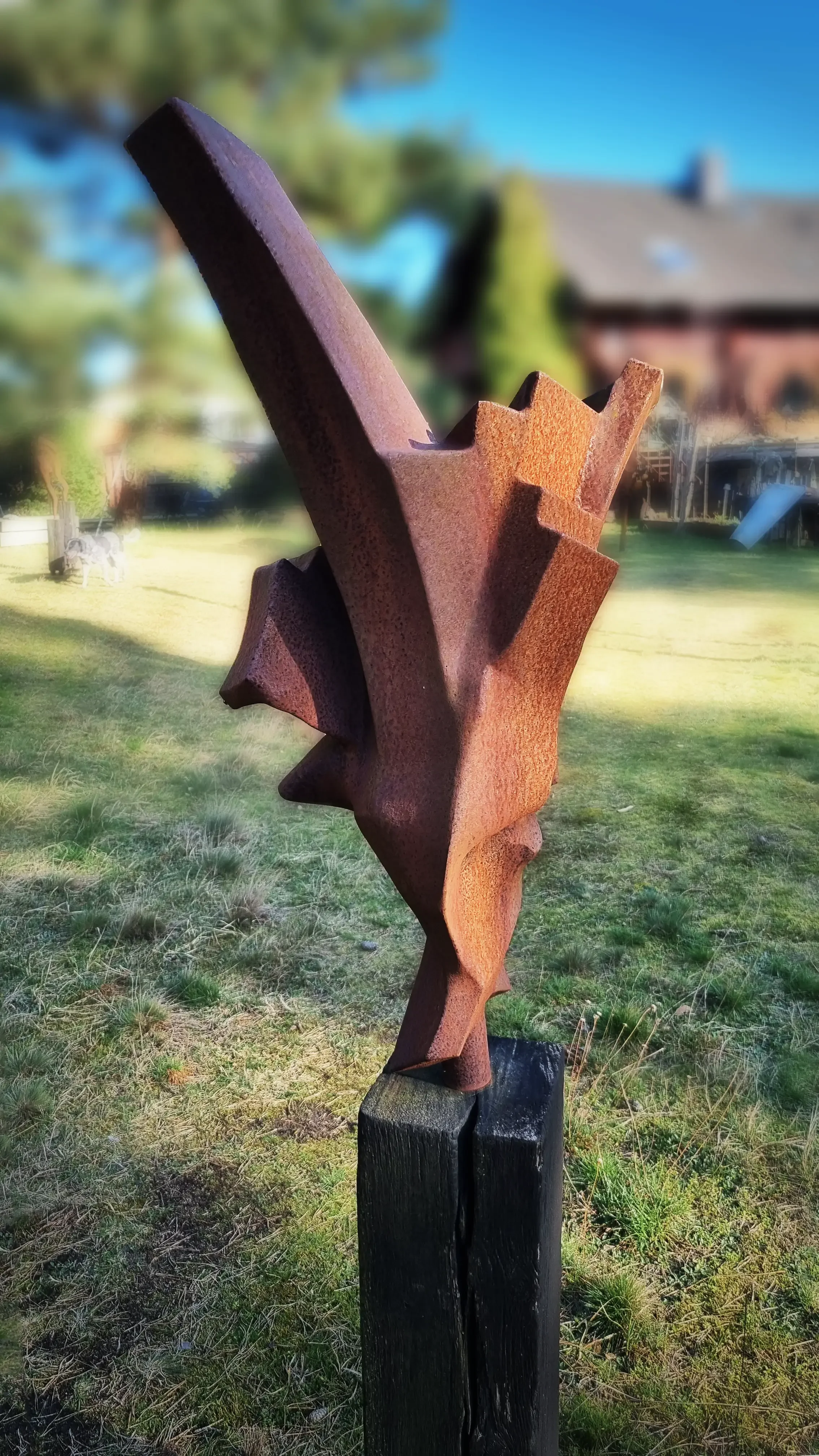 max-barske-kuenstler-holzhausatelier-skulpturen40.webp