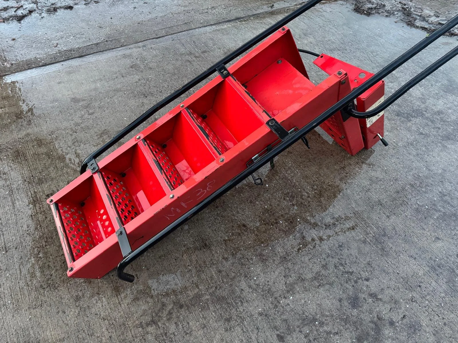 Massey Ferguson Combine Steps