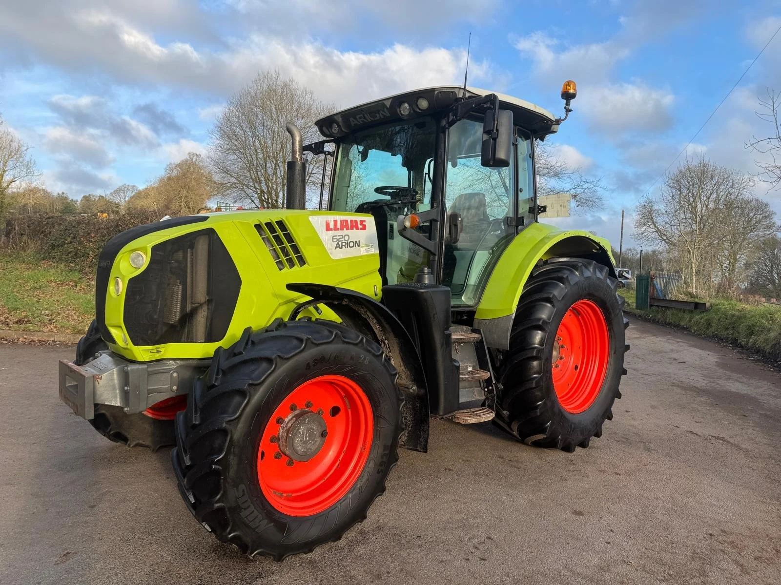 2017 Claas Arion 620