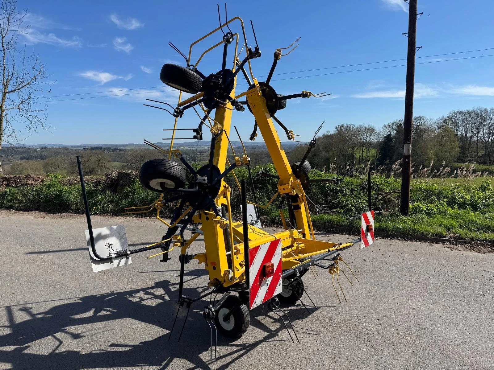 New Holland Proted 690 Tedder