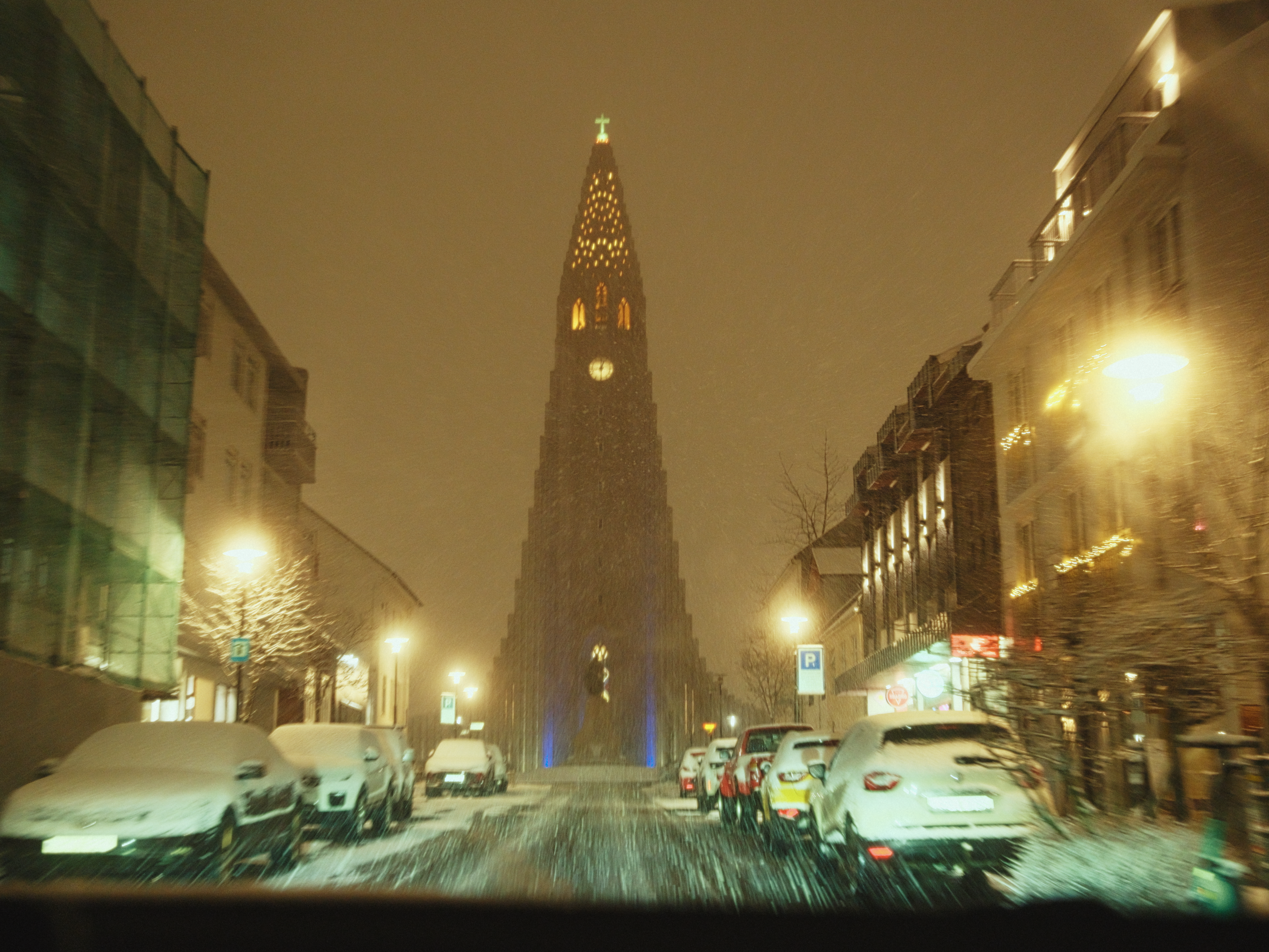 260402_EarthSeaSky.mov.00_07_42_16.Still046.png