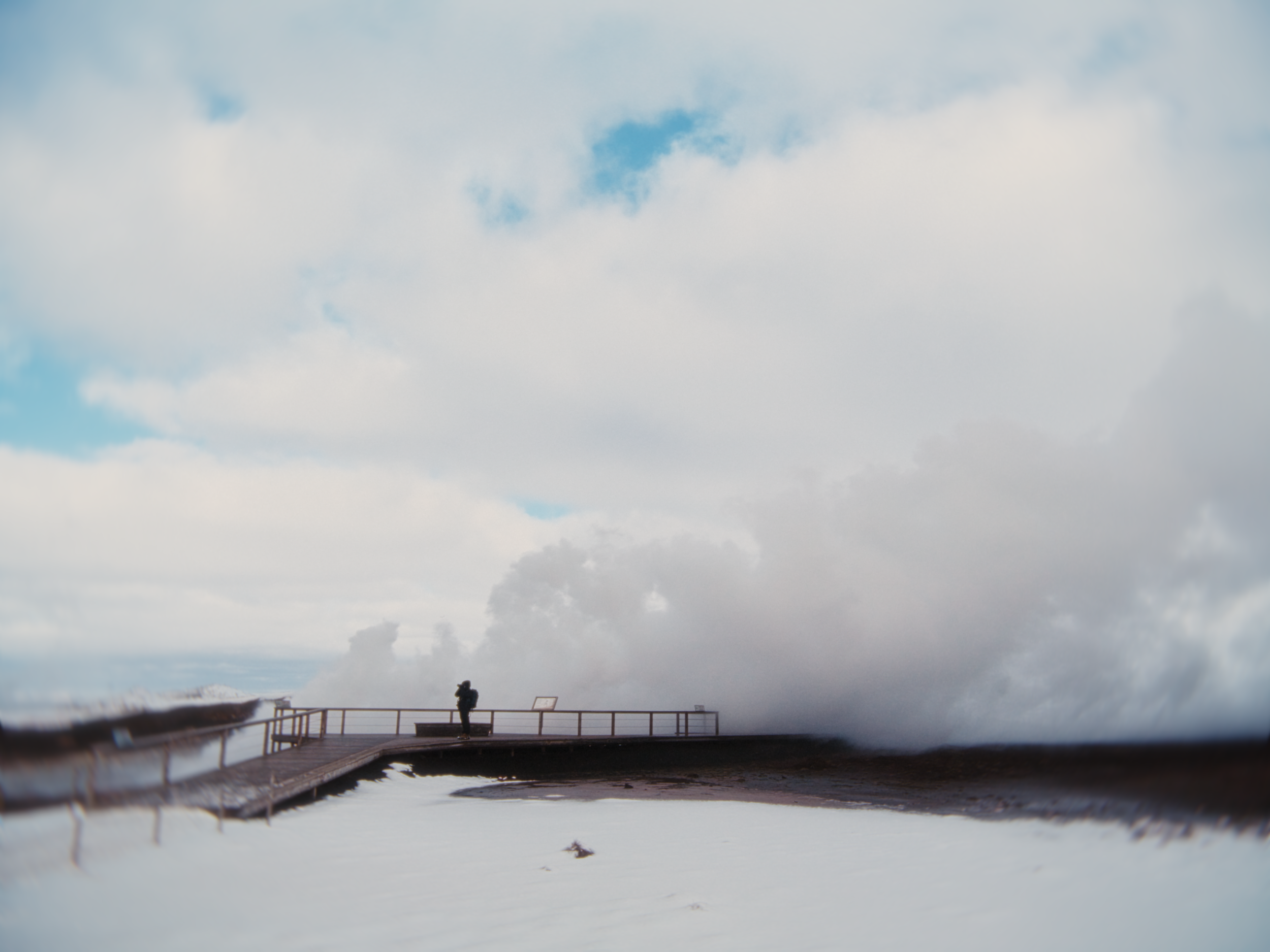 260402_EarthSeaSky.mov.00_03_33_21.Still023.png