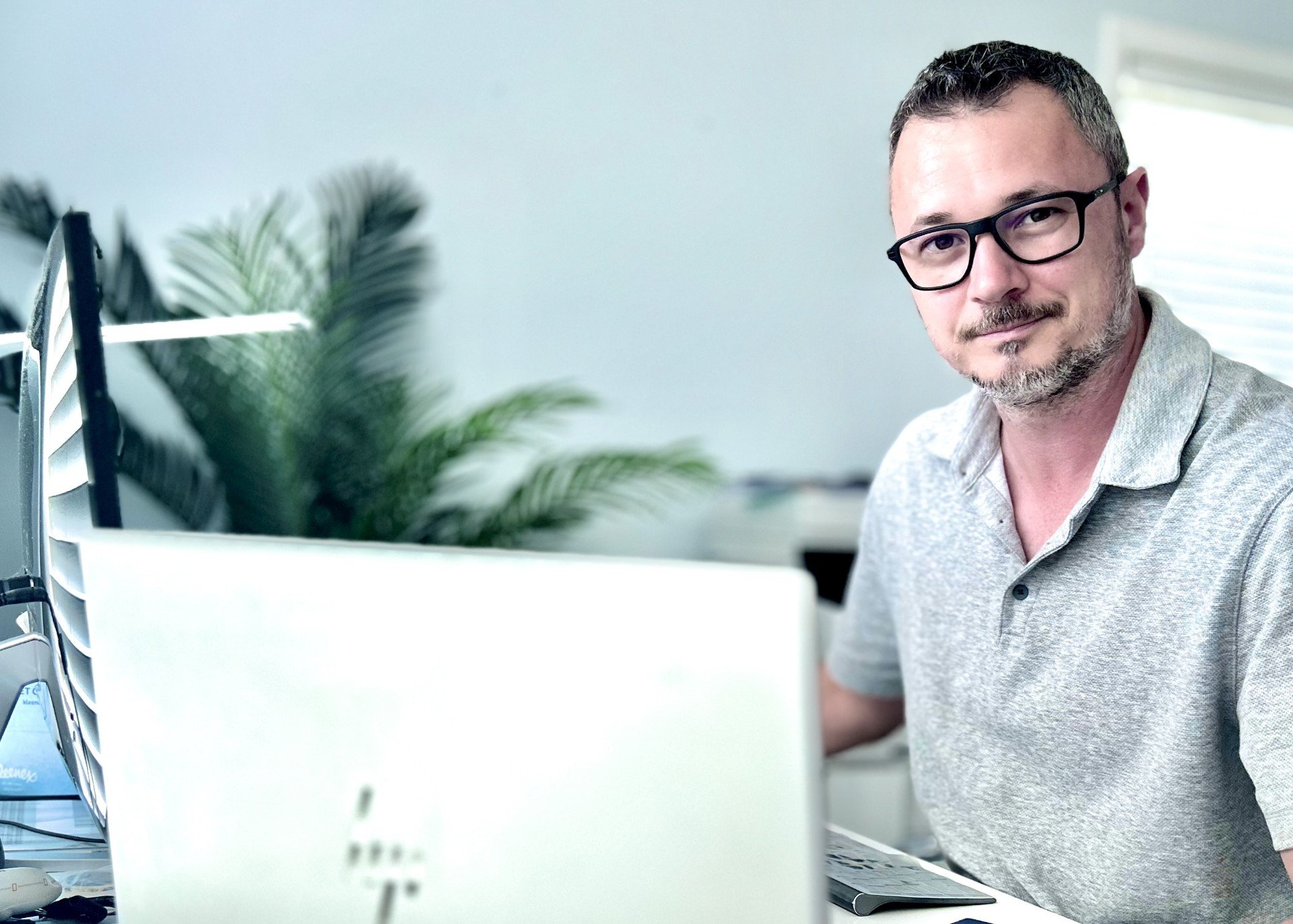 Fractional head of logistics providing operations, analytics, and strategy leadership for manufacturing and distribution companies to improve transportation, inventory, and logistics performance.