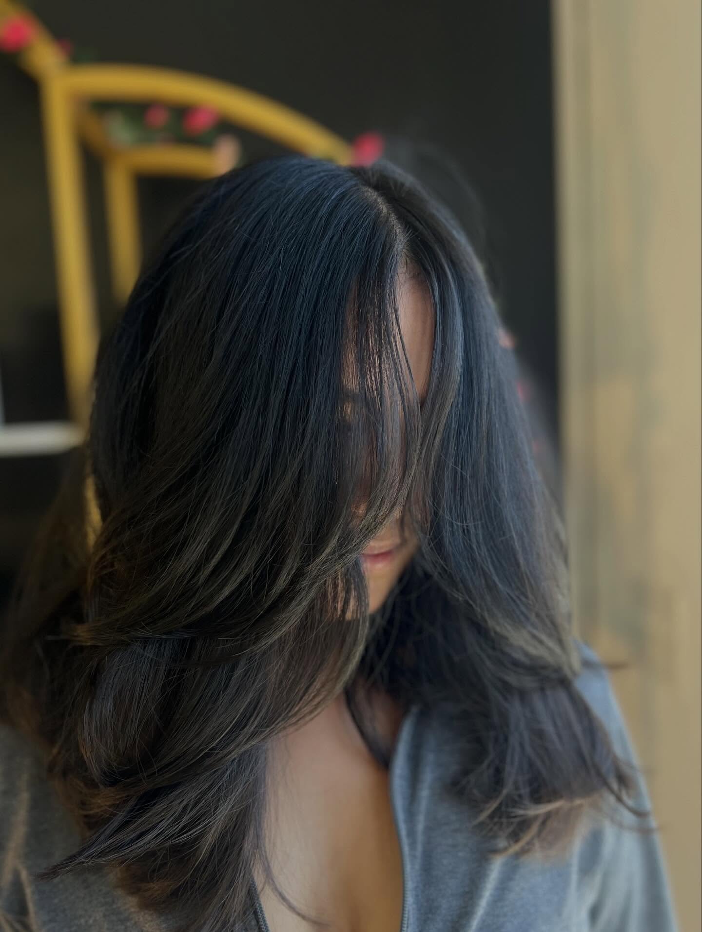 ✂️✂️

#balayage #highlights #color #bradenton #tampa bradentonhairstylist tampahairstylist blondmeschwarzkopf schwarzkopfprofessional explorepage hairdresser annamariaisland sarasota hair tiktok ellenton  lakewoodranch palmetto ykbeautysalon