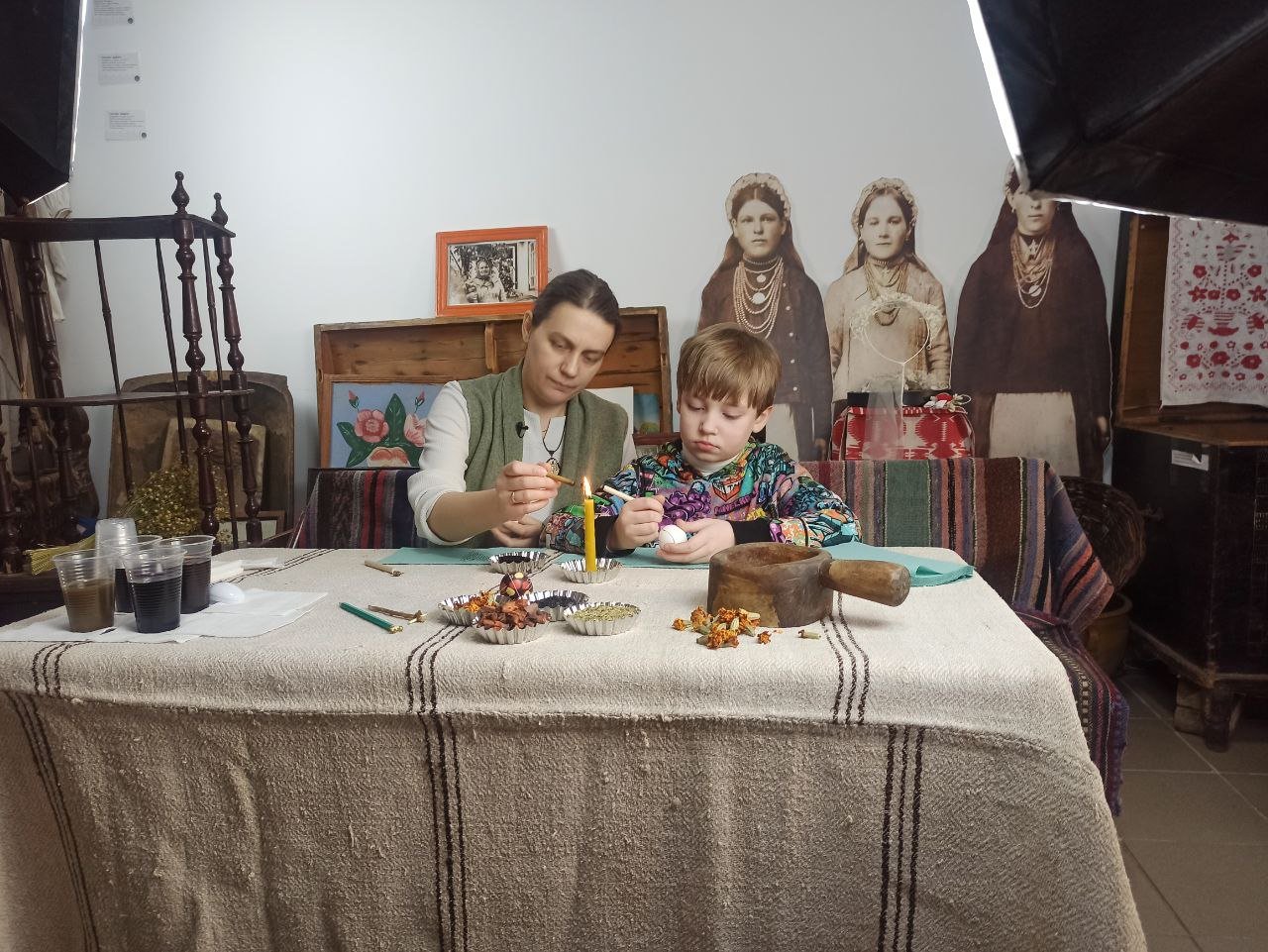 Зйомки ролику про традиційне писанкарство від Ірини Михалевич (1).jpeg