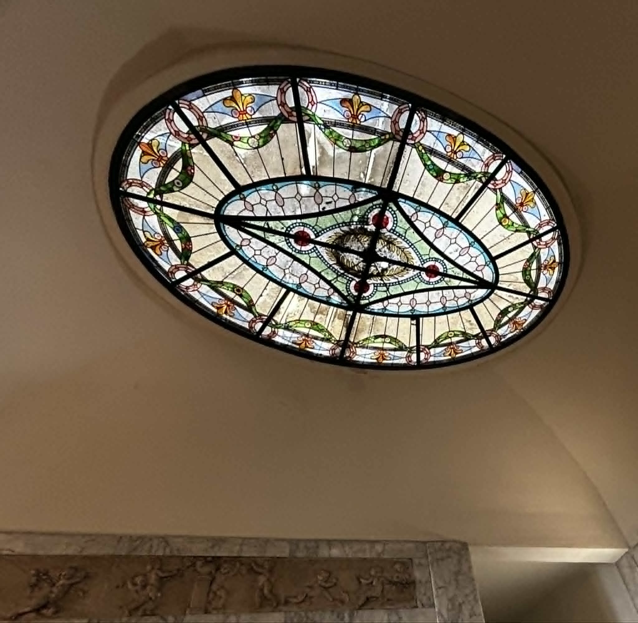 Glass decoration on the ceiling