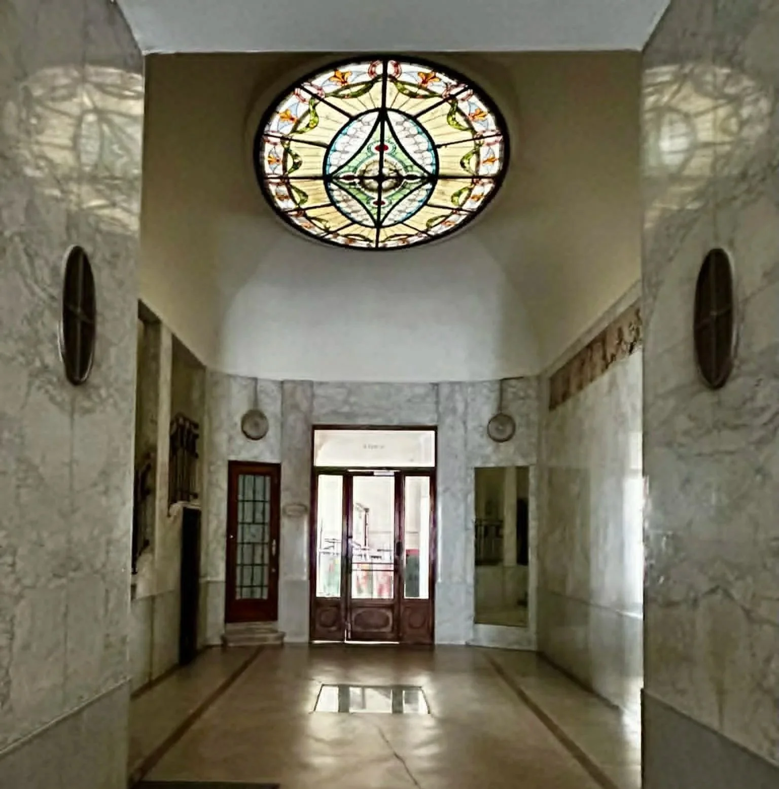 Magnificent entrance 