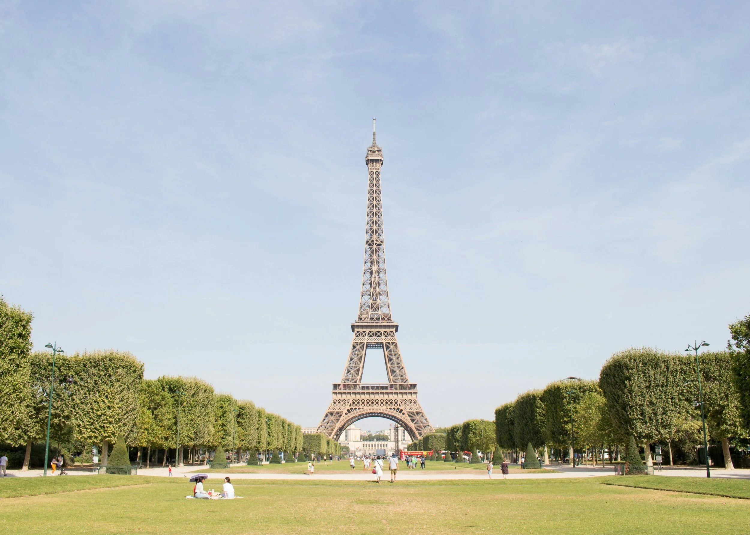 Why Booking a Private Tour of the Eiffel Tower Elevates Your Paris Experience