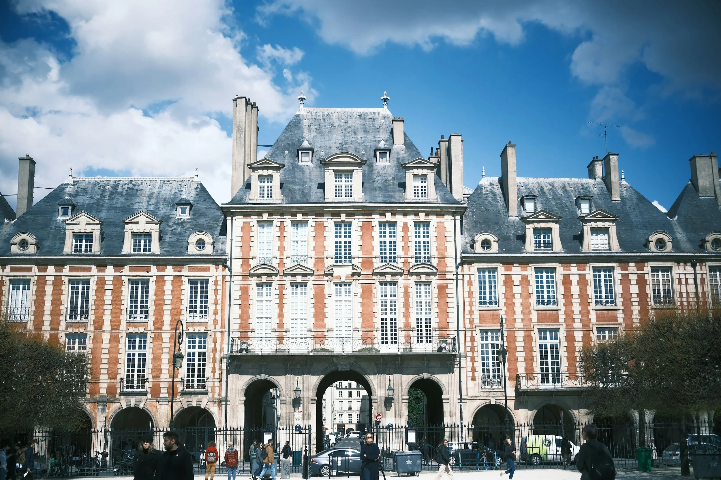 Discover Le Marais: Paris’ Most Fascinating Historic Neighborhood