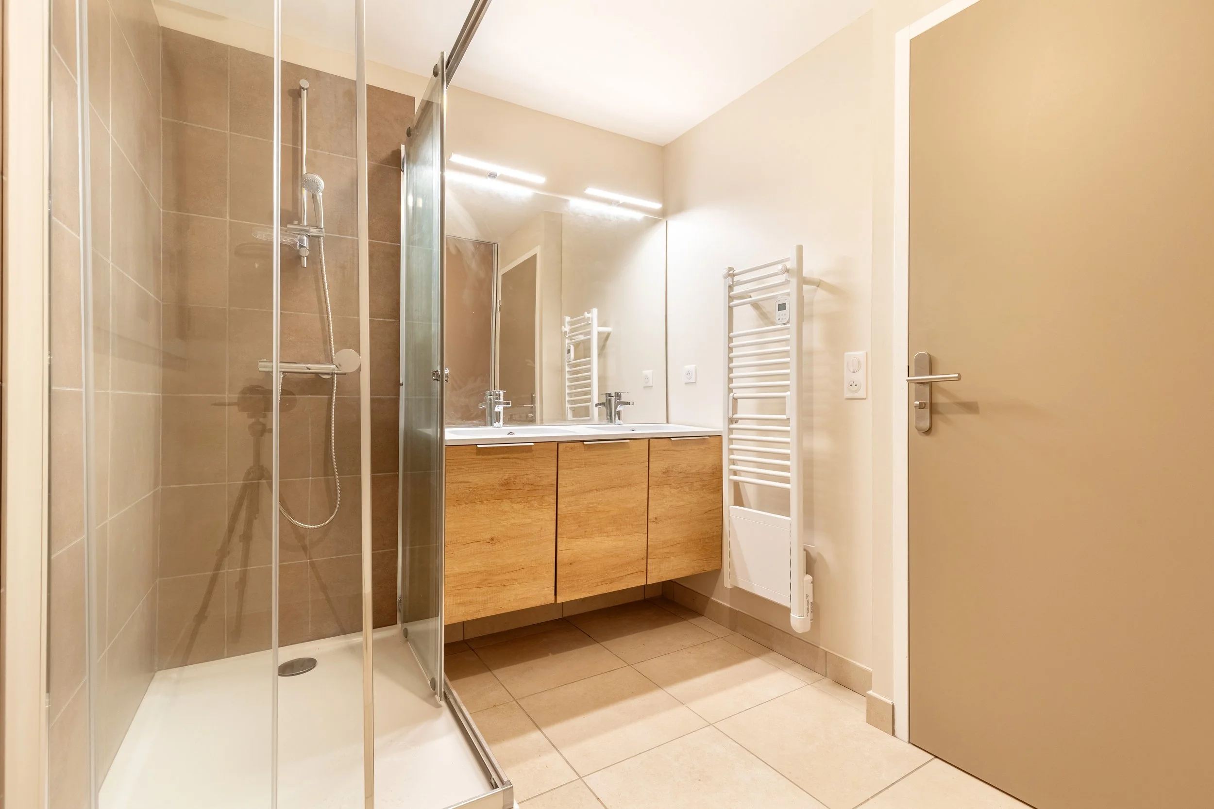 44. Appartement 5 - Salle de bain.jpg