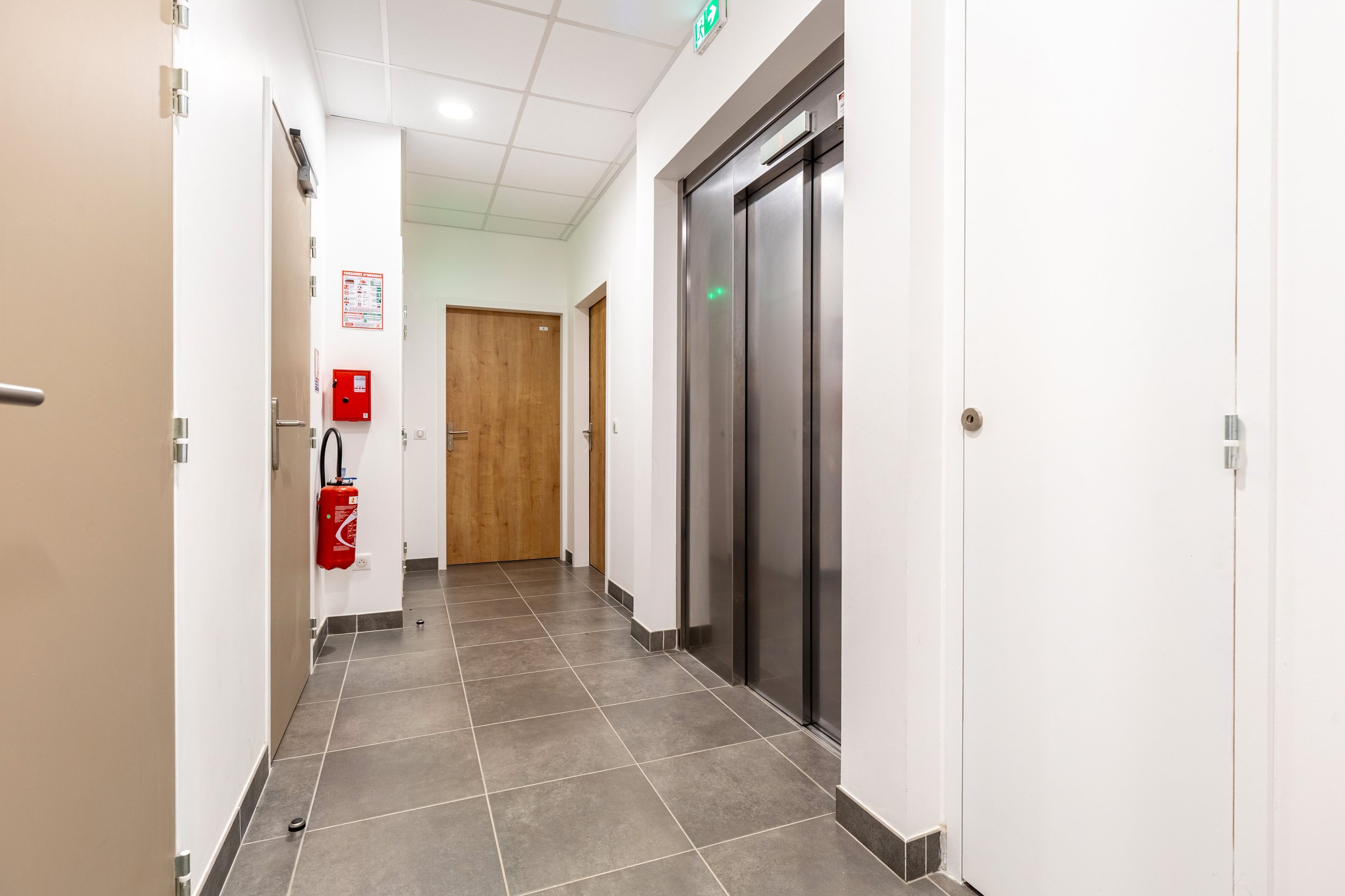 5. Parties communes  - Couloir.jpg