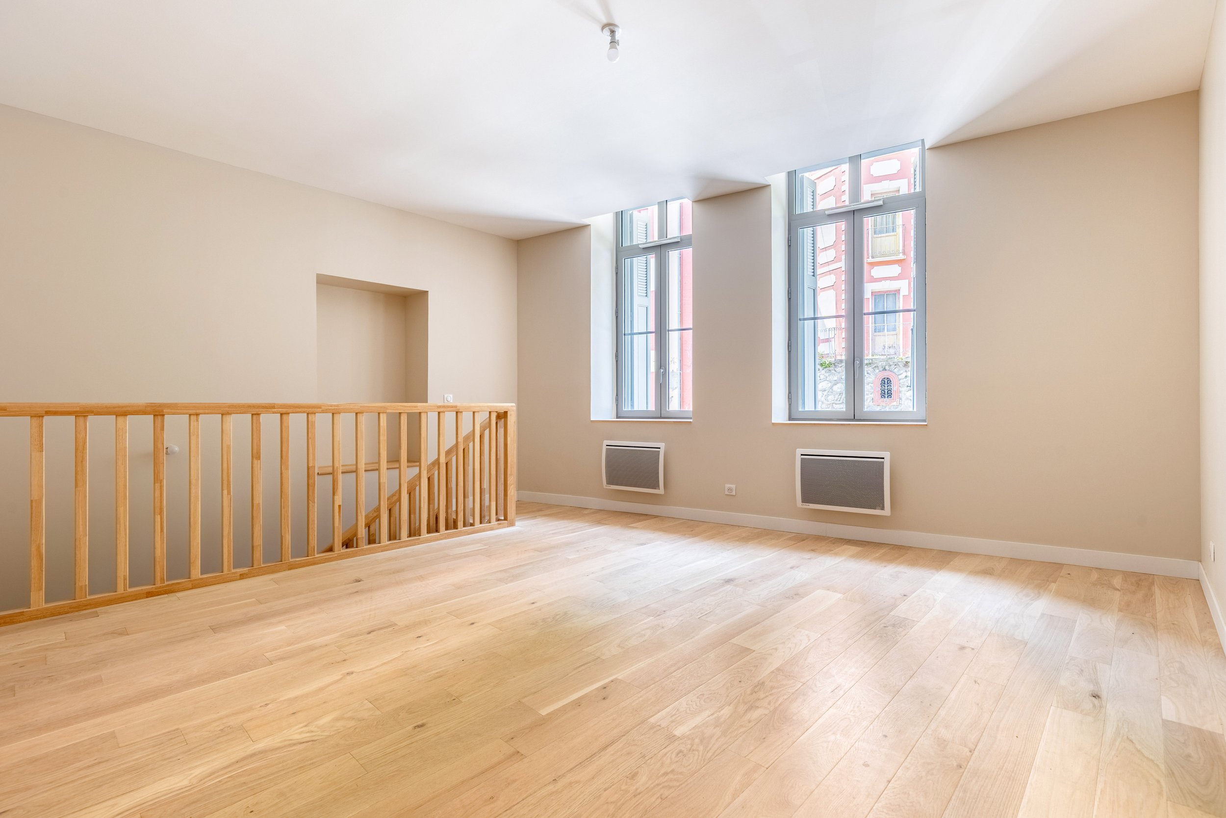 14. Appartement 2 - Salon 1.jpg