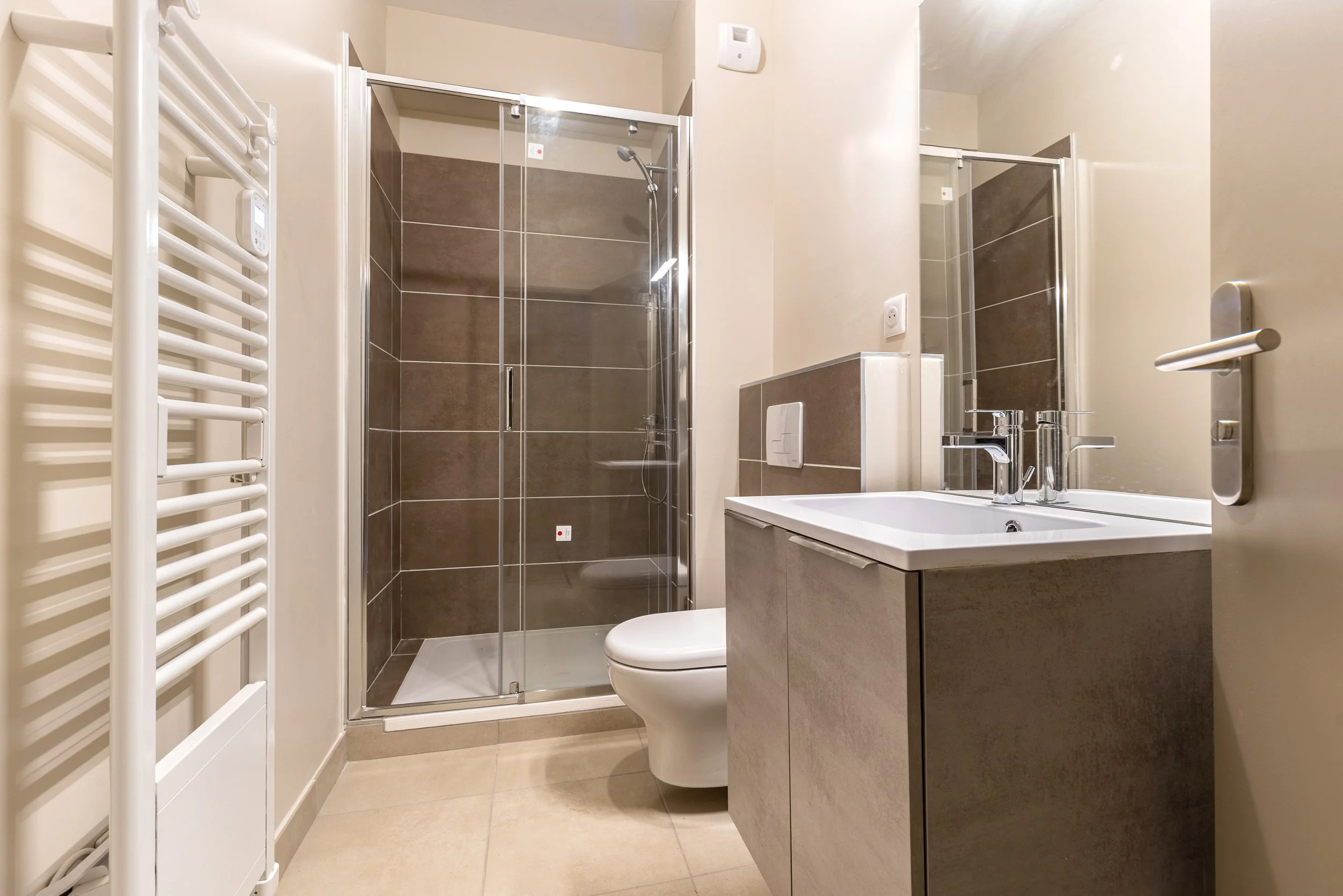 24. Appartement 3 - Salle de bain.jpg