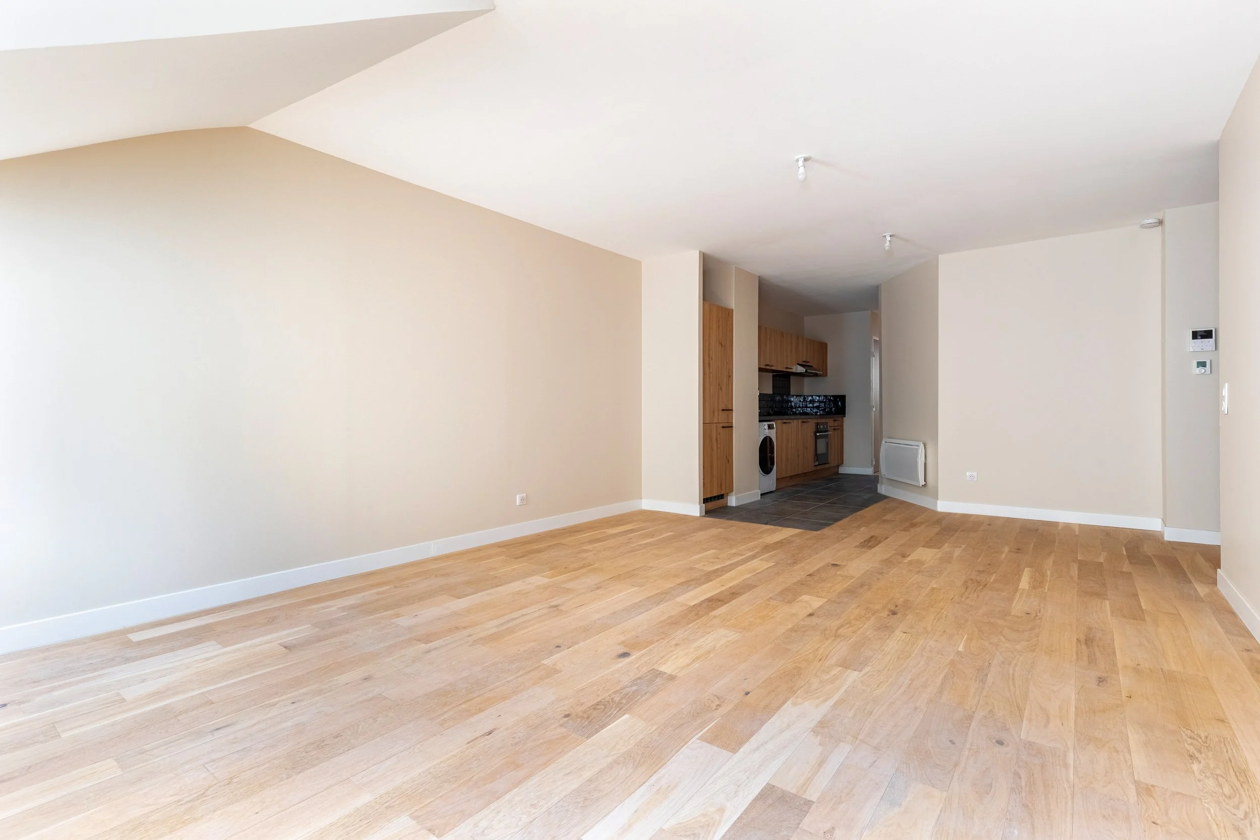 27. Appartement 4 - Salon 2.jpg