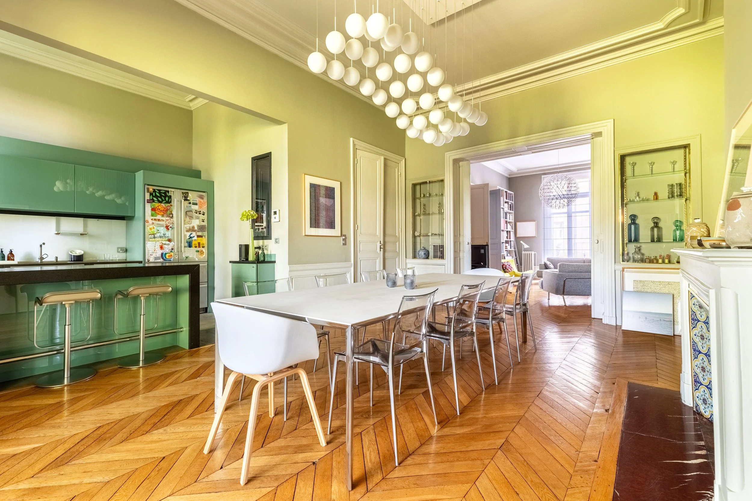 10. Salle à manger 2.jpg