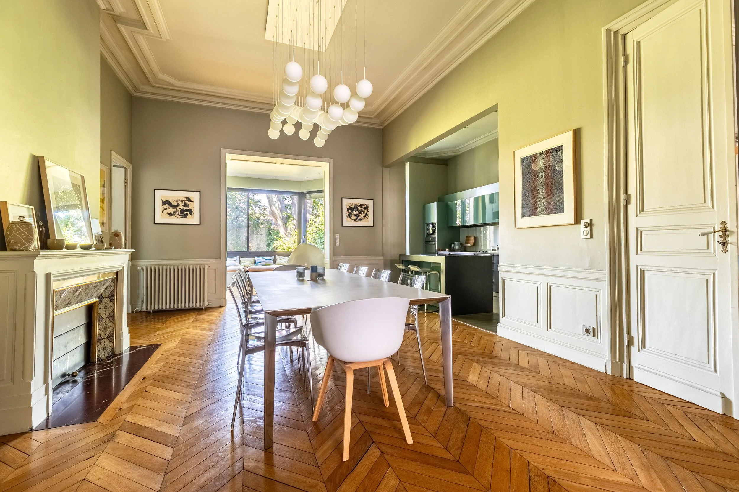 8. Salle à manger 3.jpg