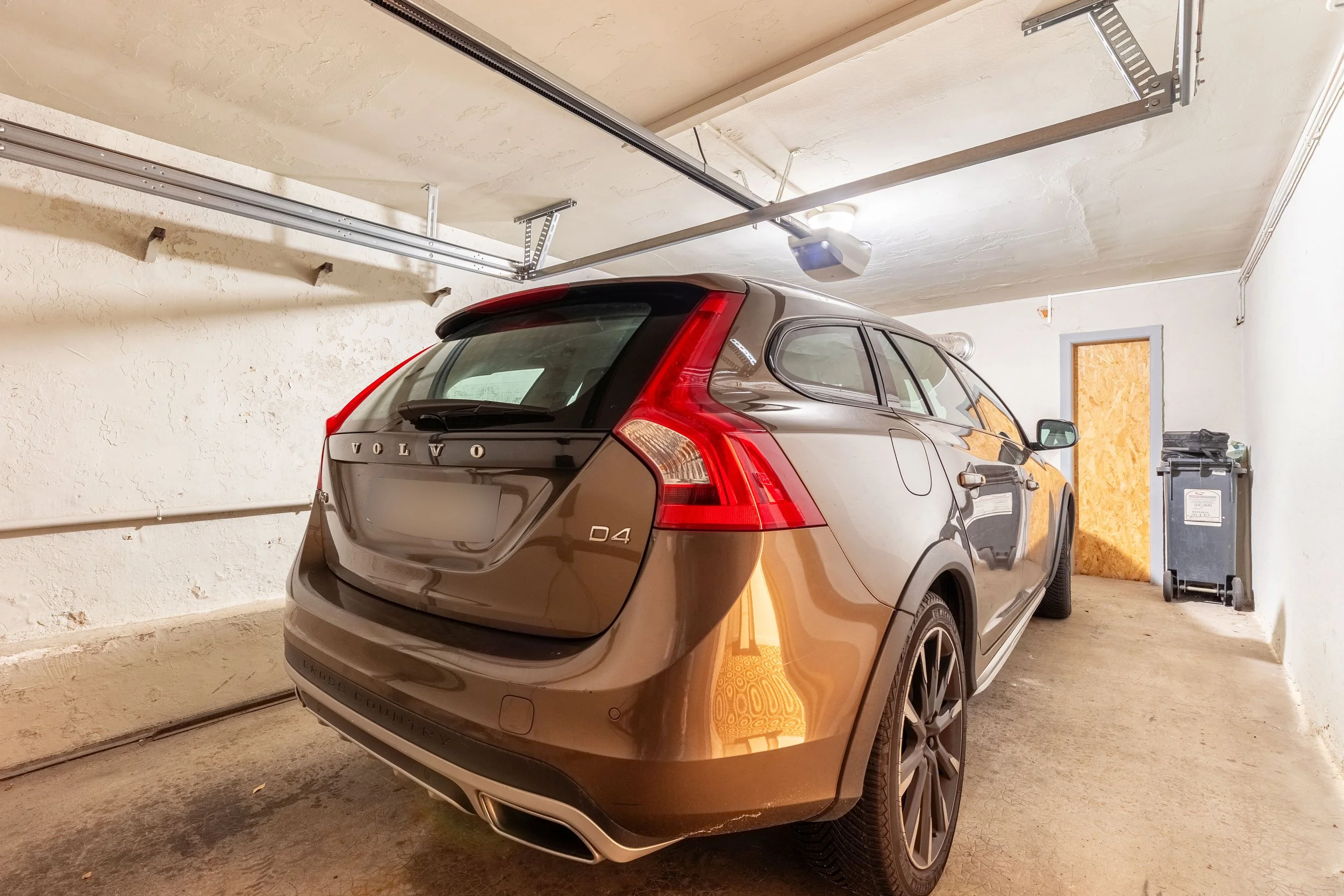 41. RDC - Garage.jpg