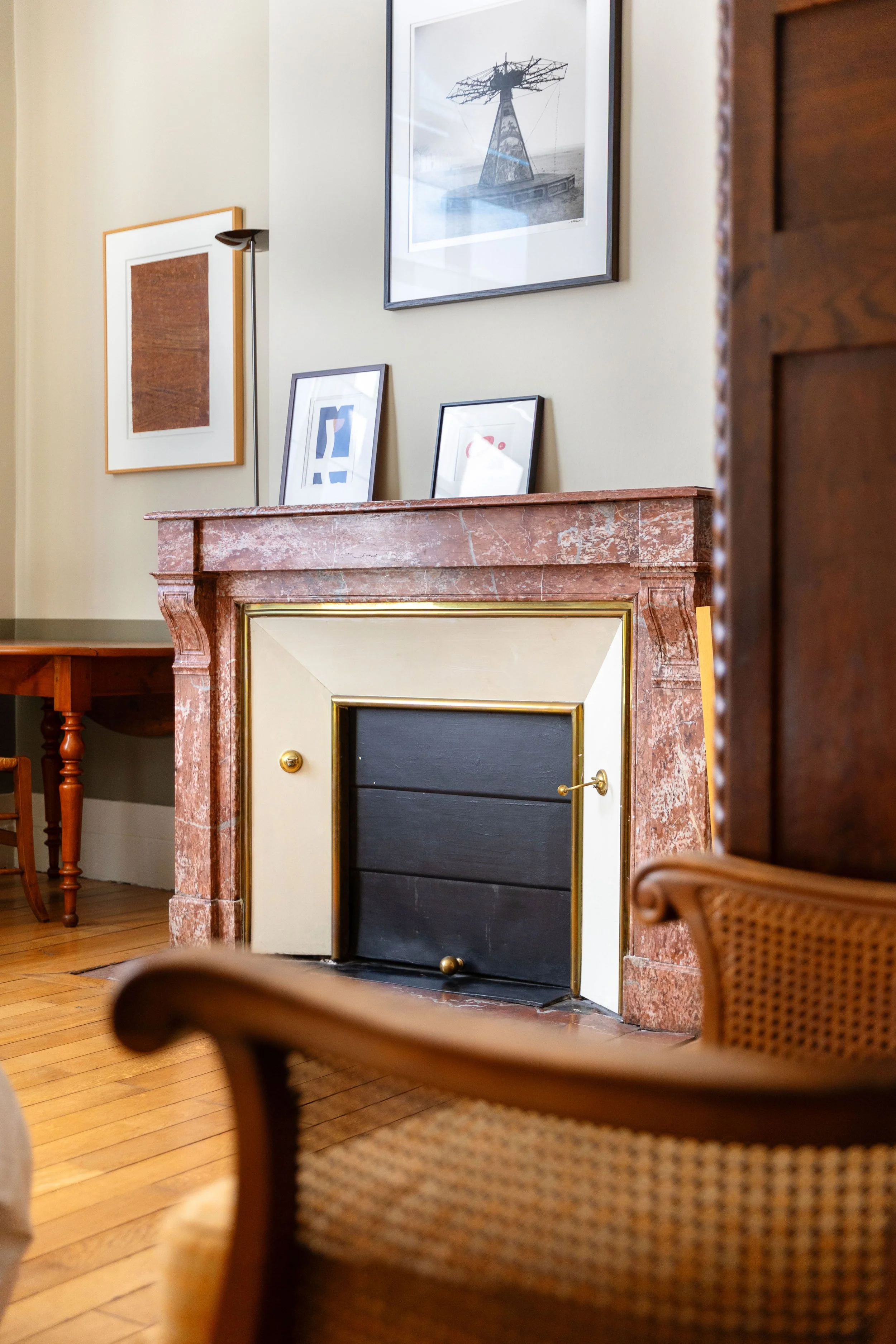 25. Chambre 4 - Cheminée.jpg