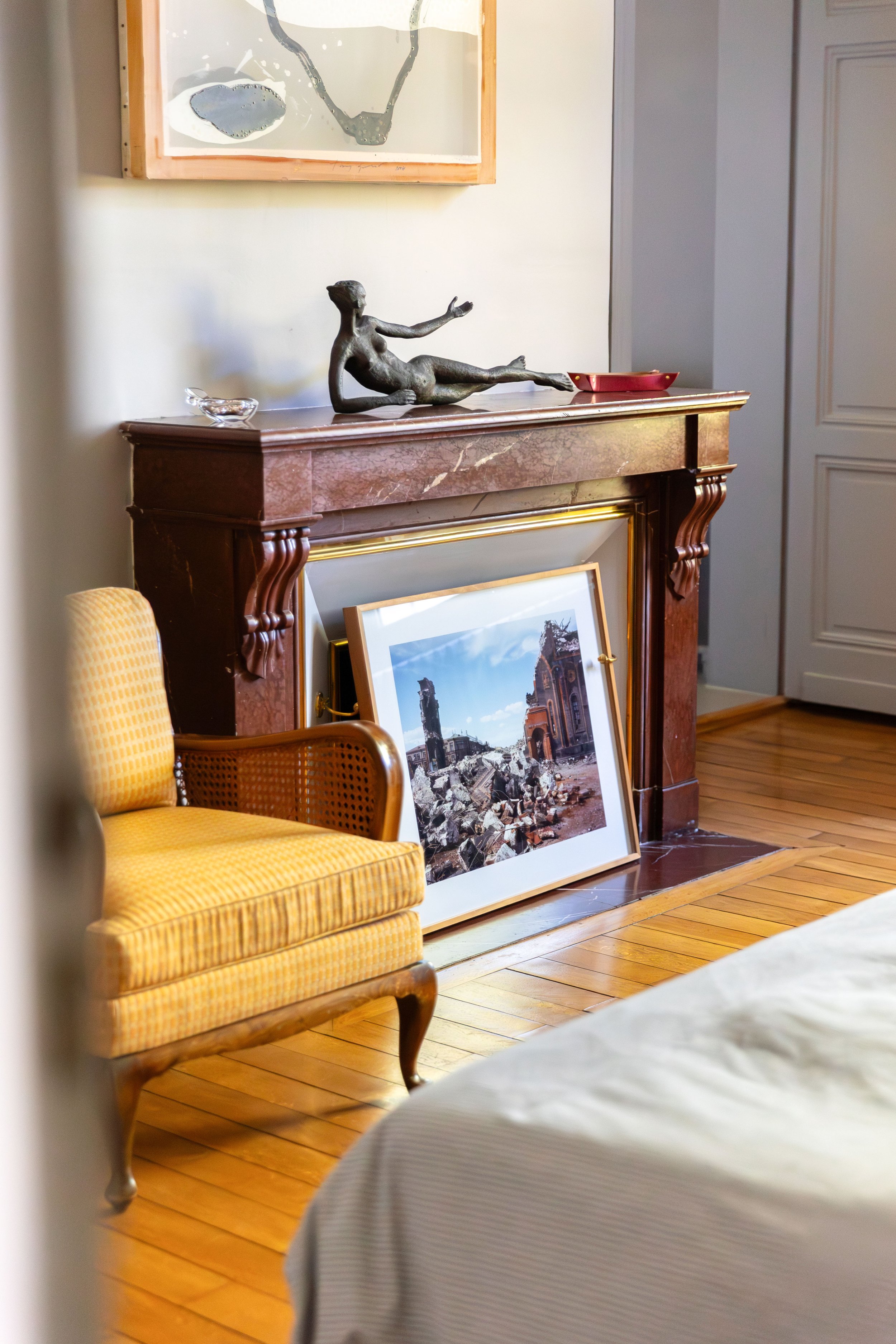 20. Chambre 3 - Cheminée.jpg