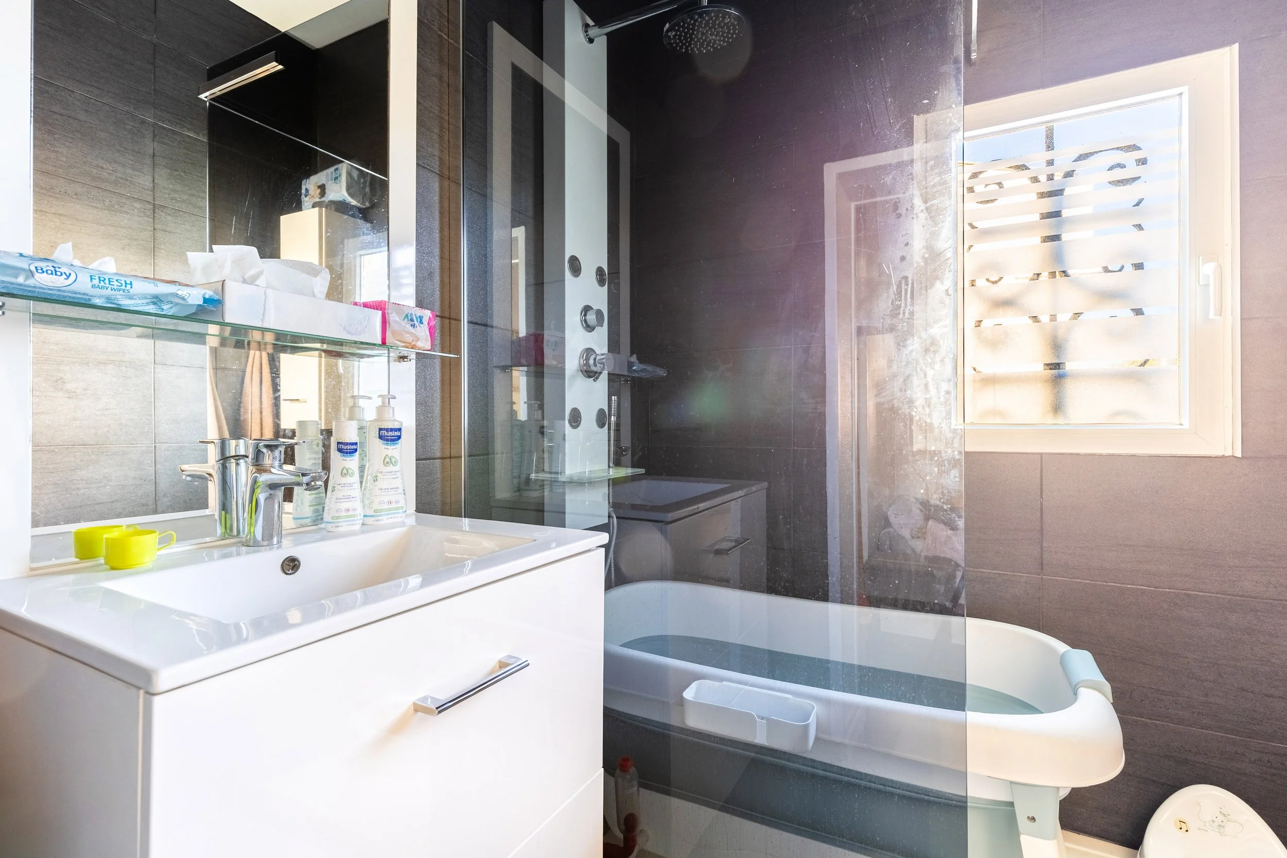 15. Chambre 2 - Salle de bain.jpg