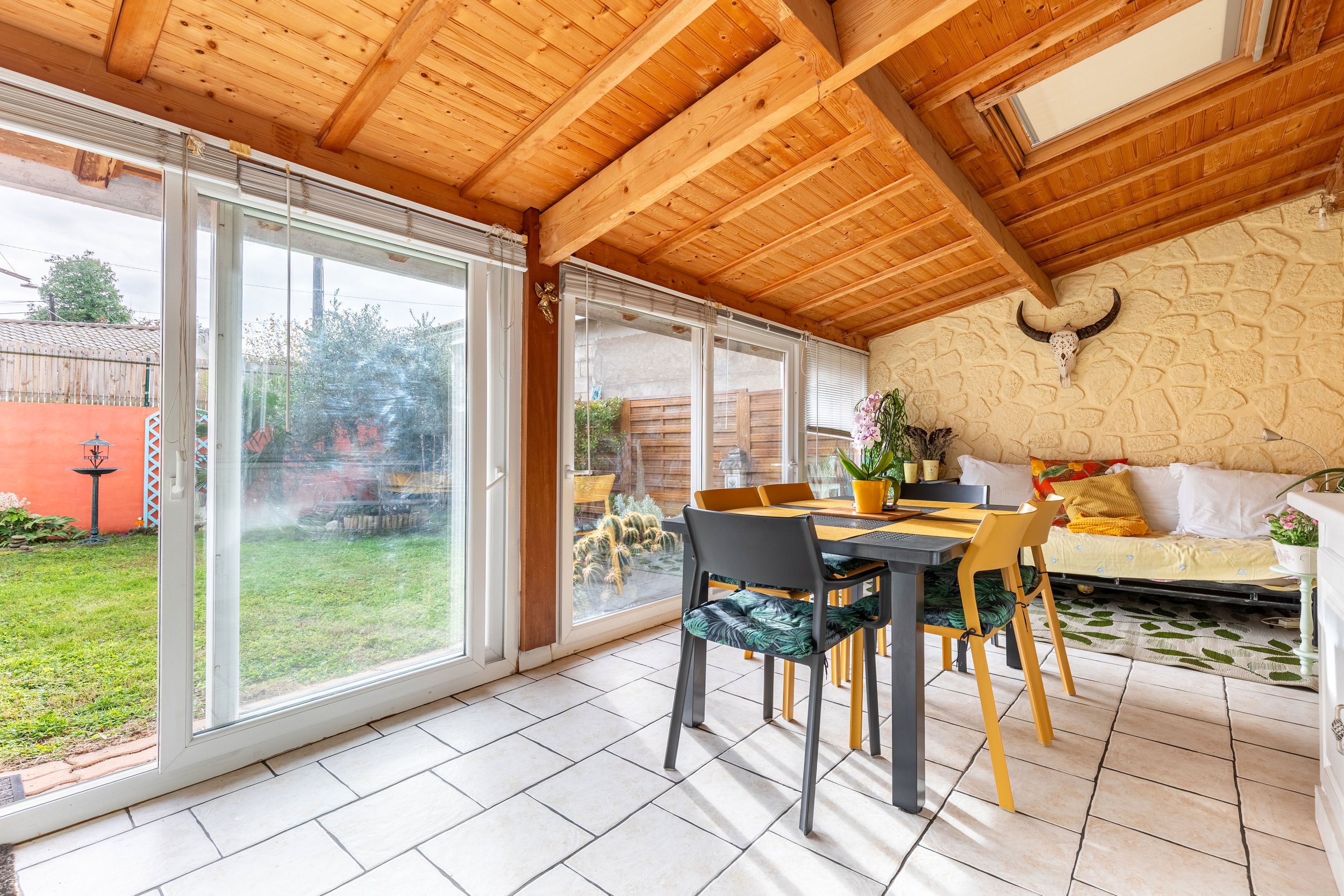9. Veranda 1.jpg