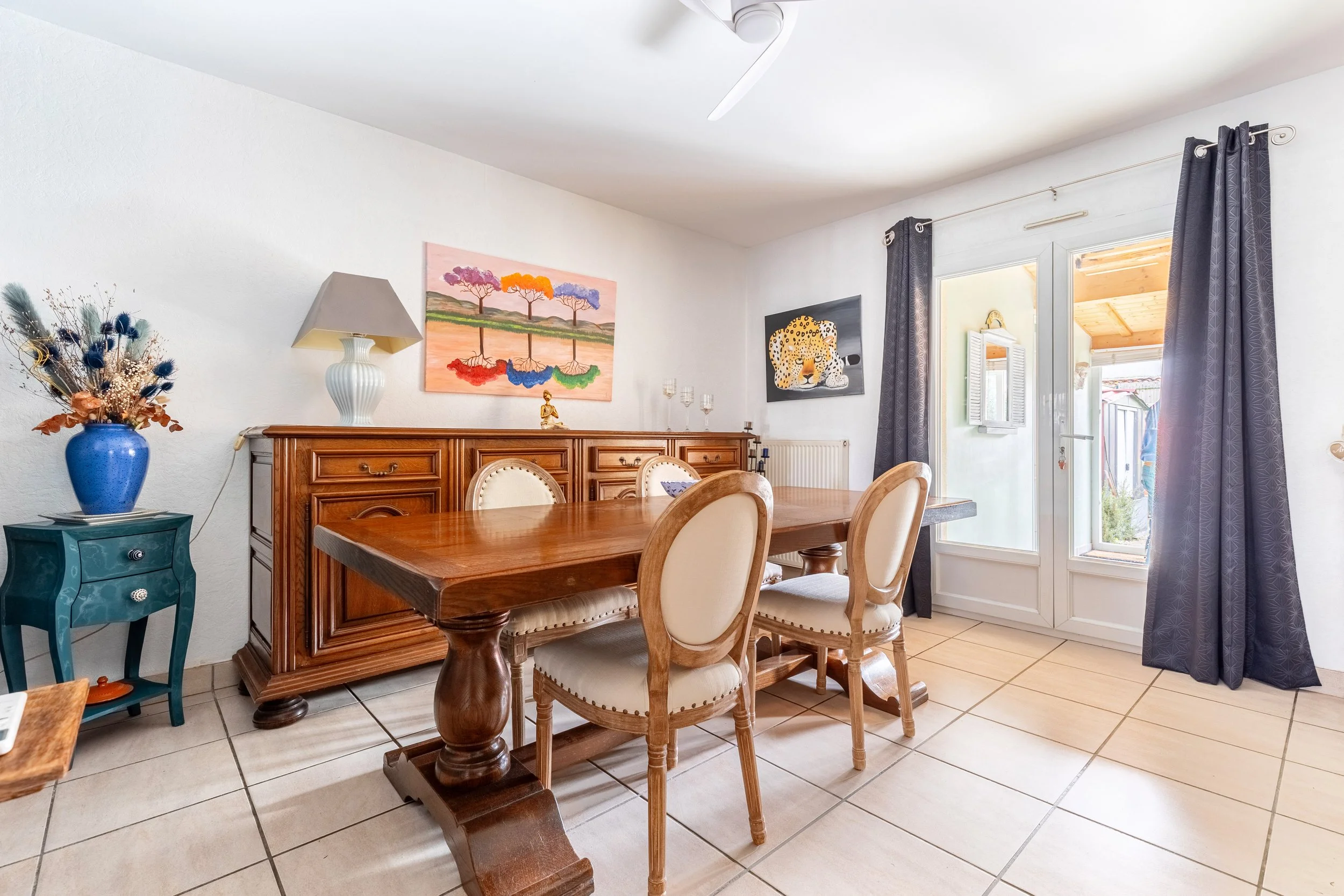 6. Salle à manger 1.jpg