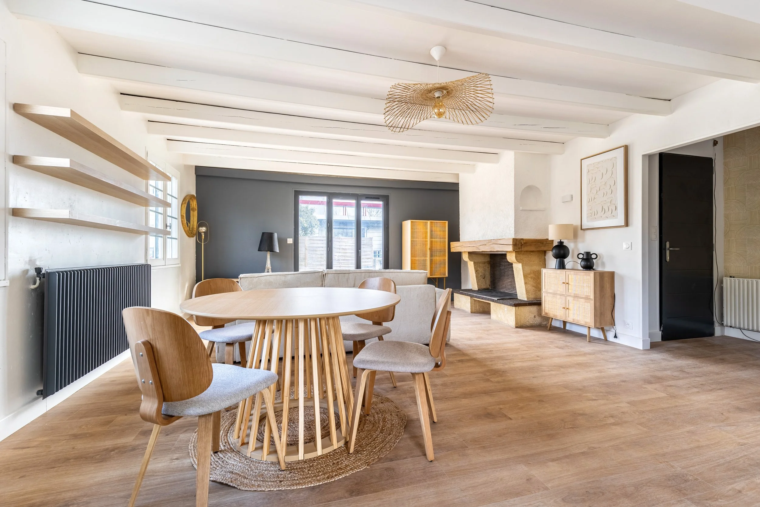 4. Salle à manger 2.jpg