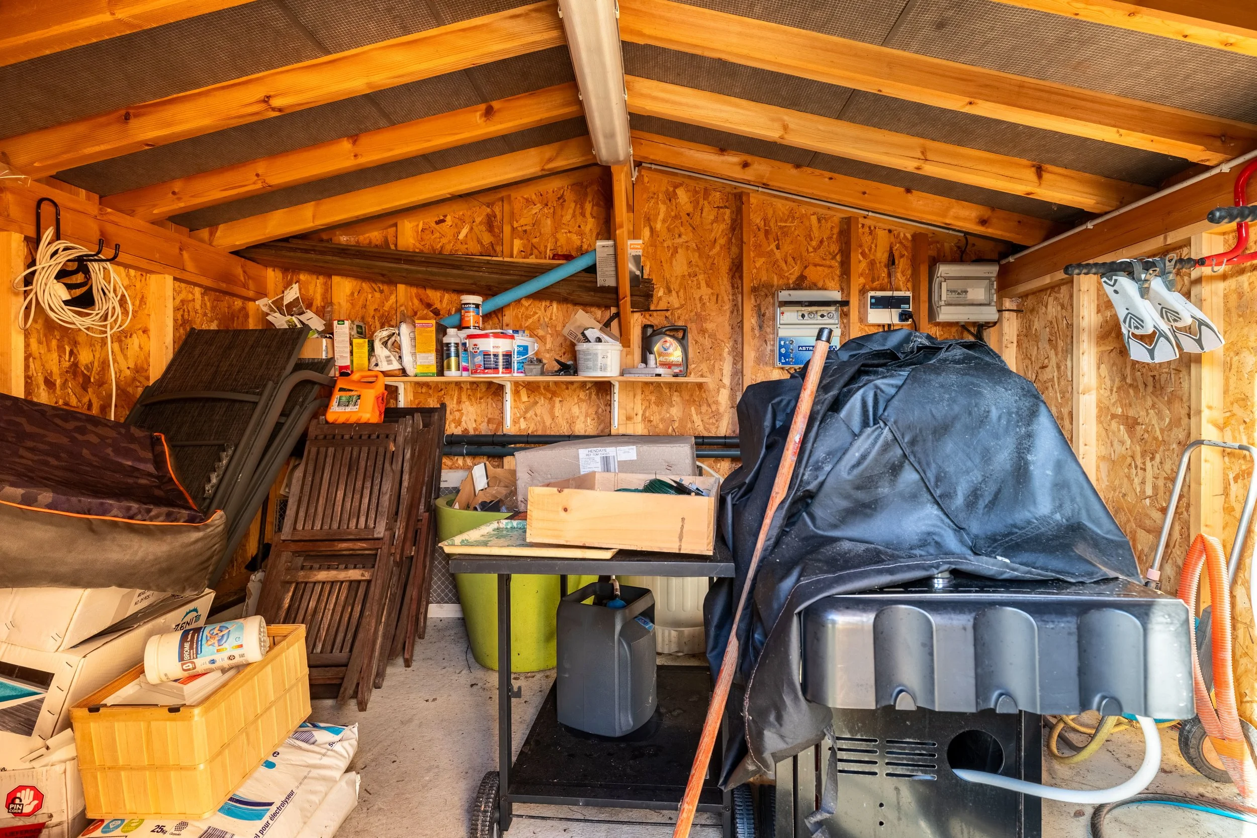 28. Abri de jardin.jpg