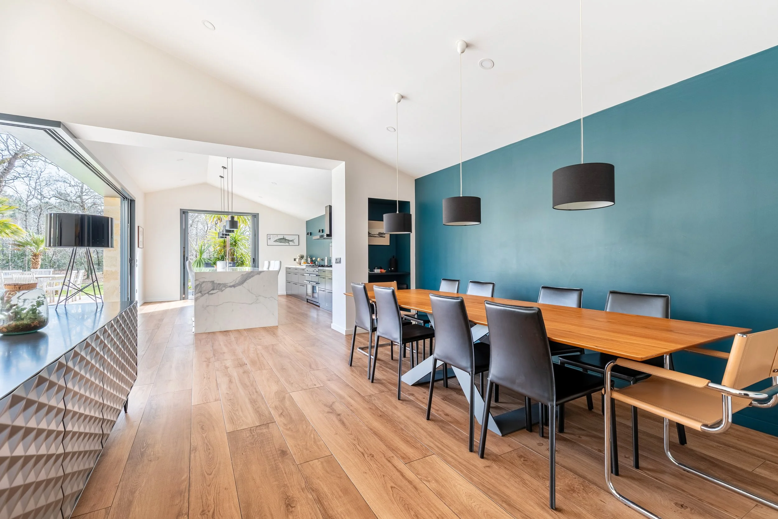 8. Salle à manger 1.jpg