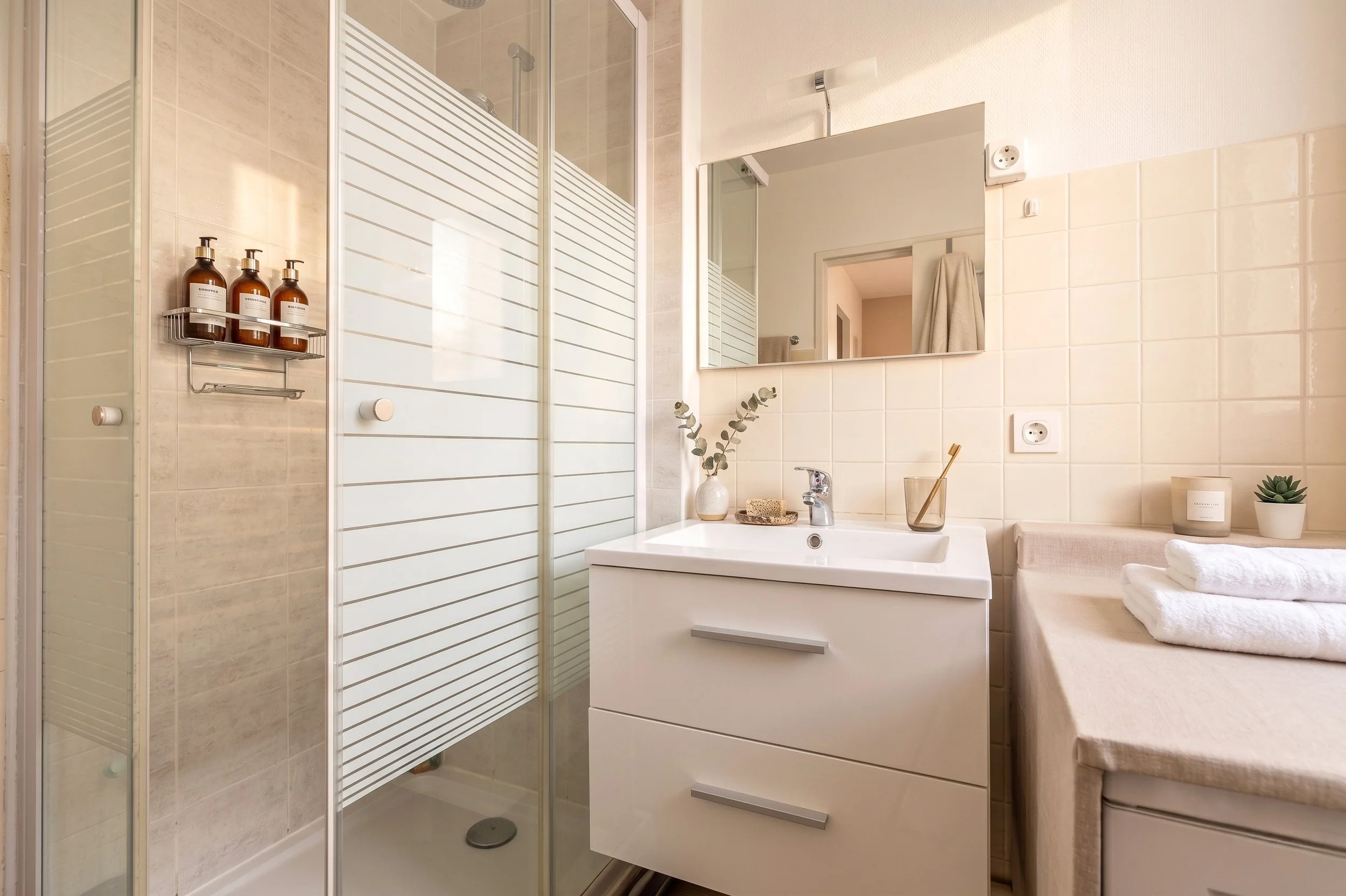 6. Salle de bain (IA).jpg