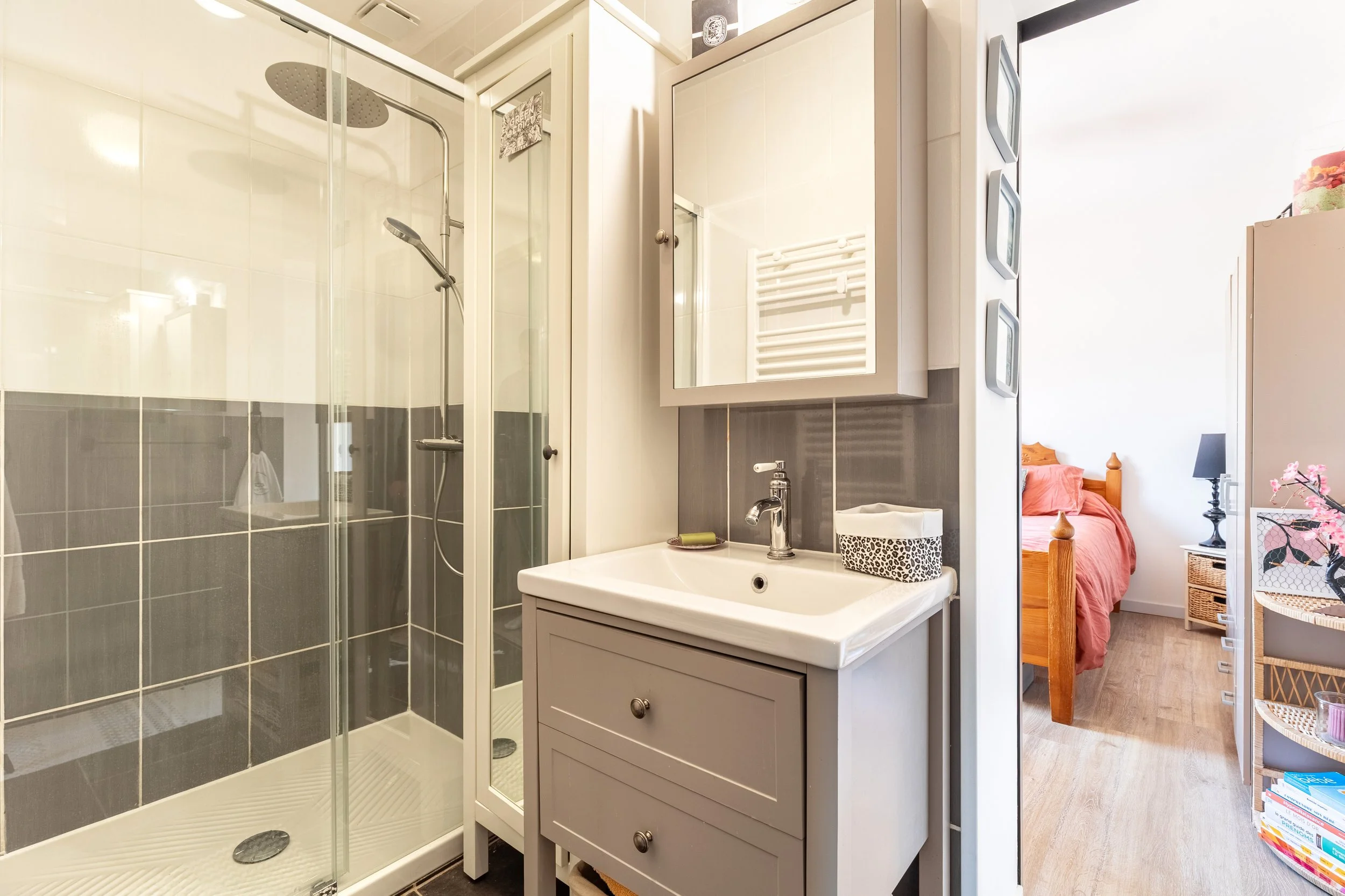9. Chambre 1 - Salle de bain.jpg