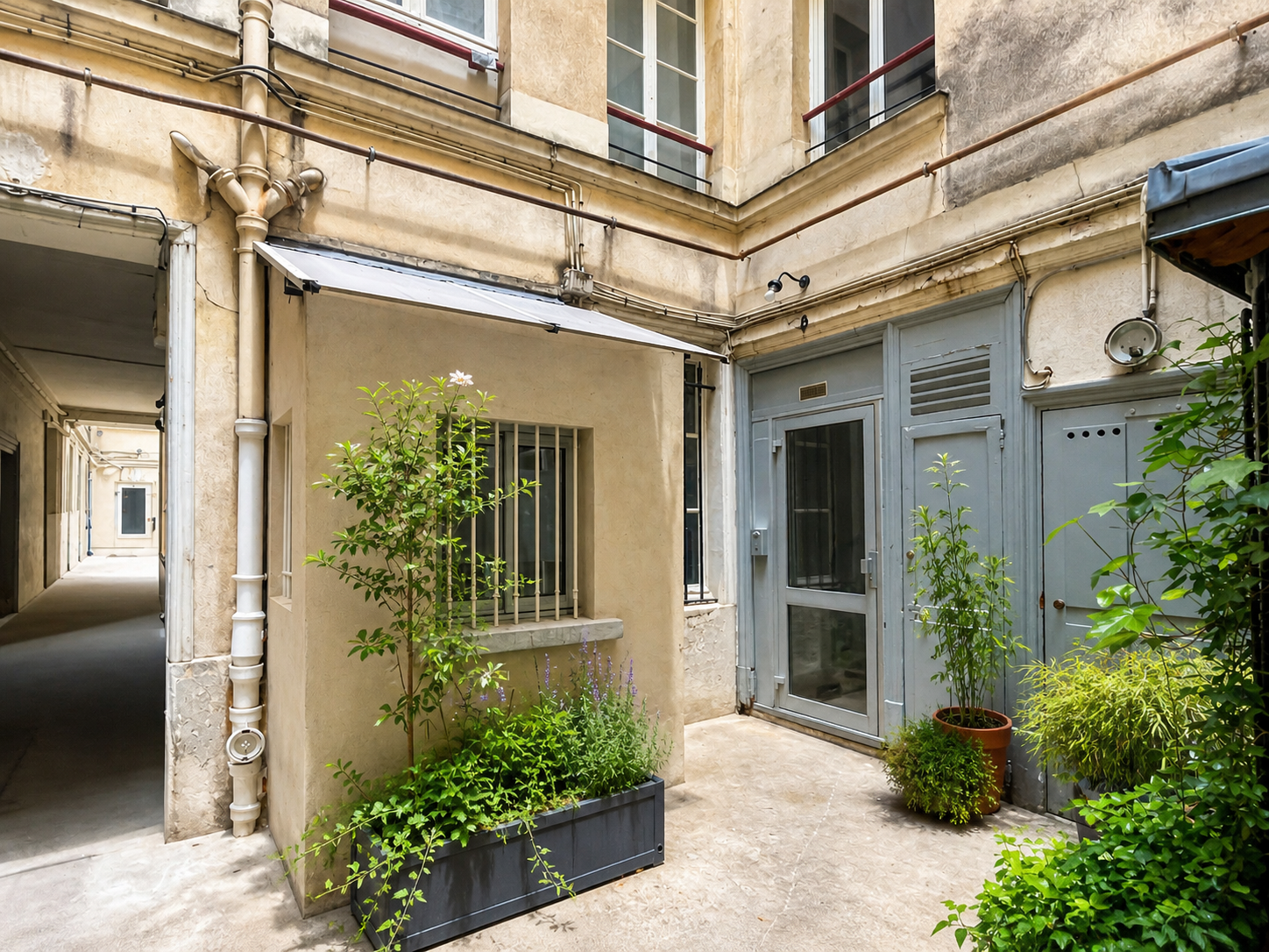 Paris - Façade avant.png