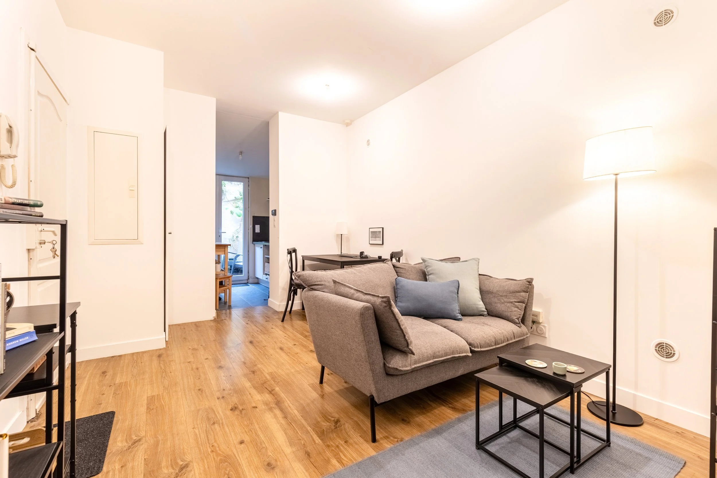 17. Appartement 1 - Salon 2.jpg