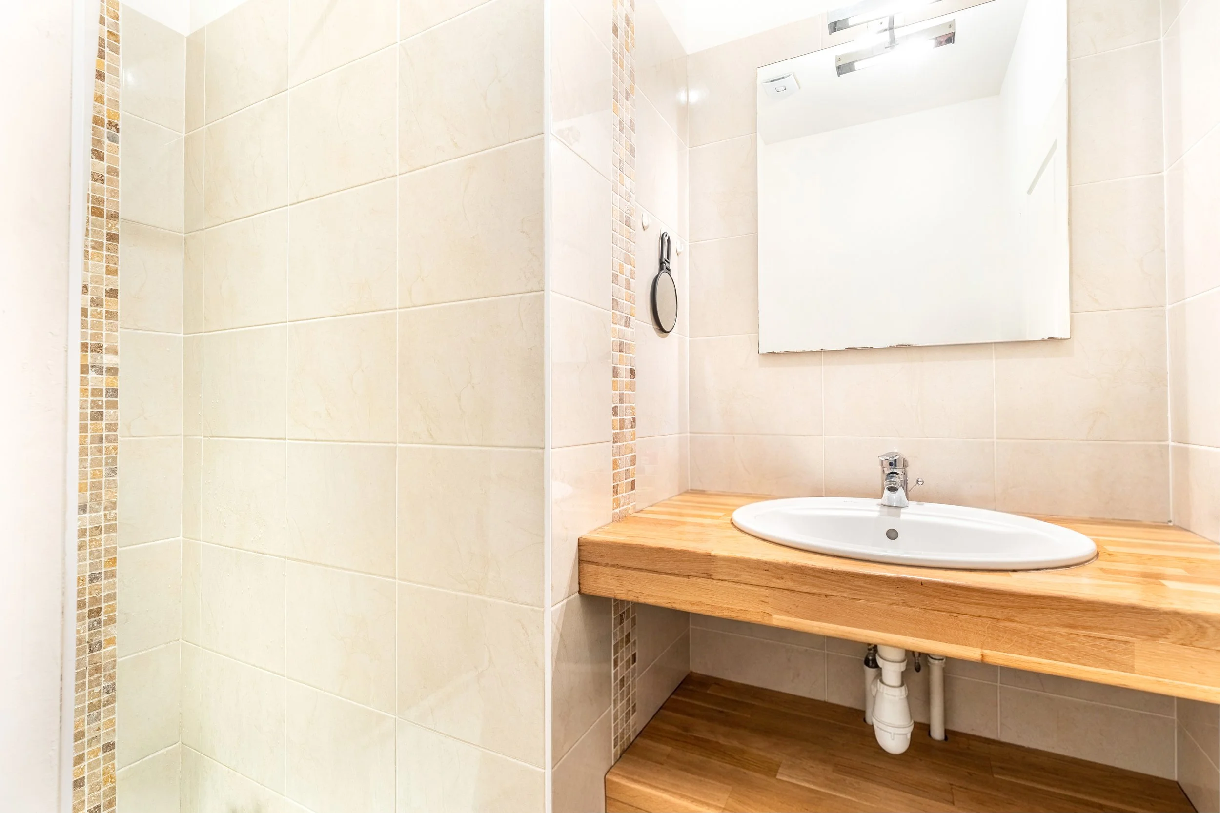 21. Appartement 1 - Salle de bain.jpg