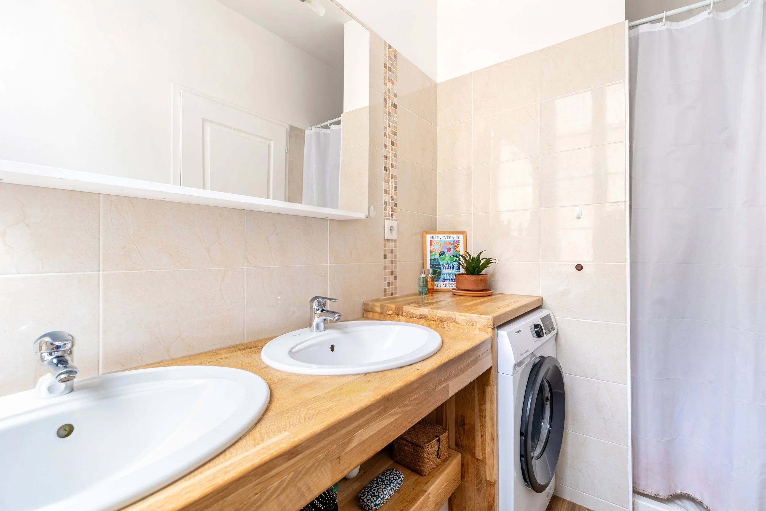 16. Appartement 2 - Salle de bain.jpg