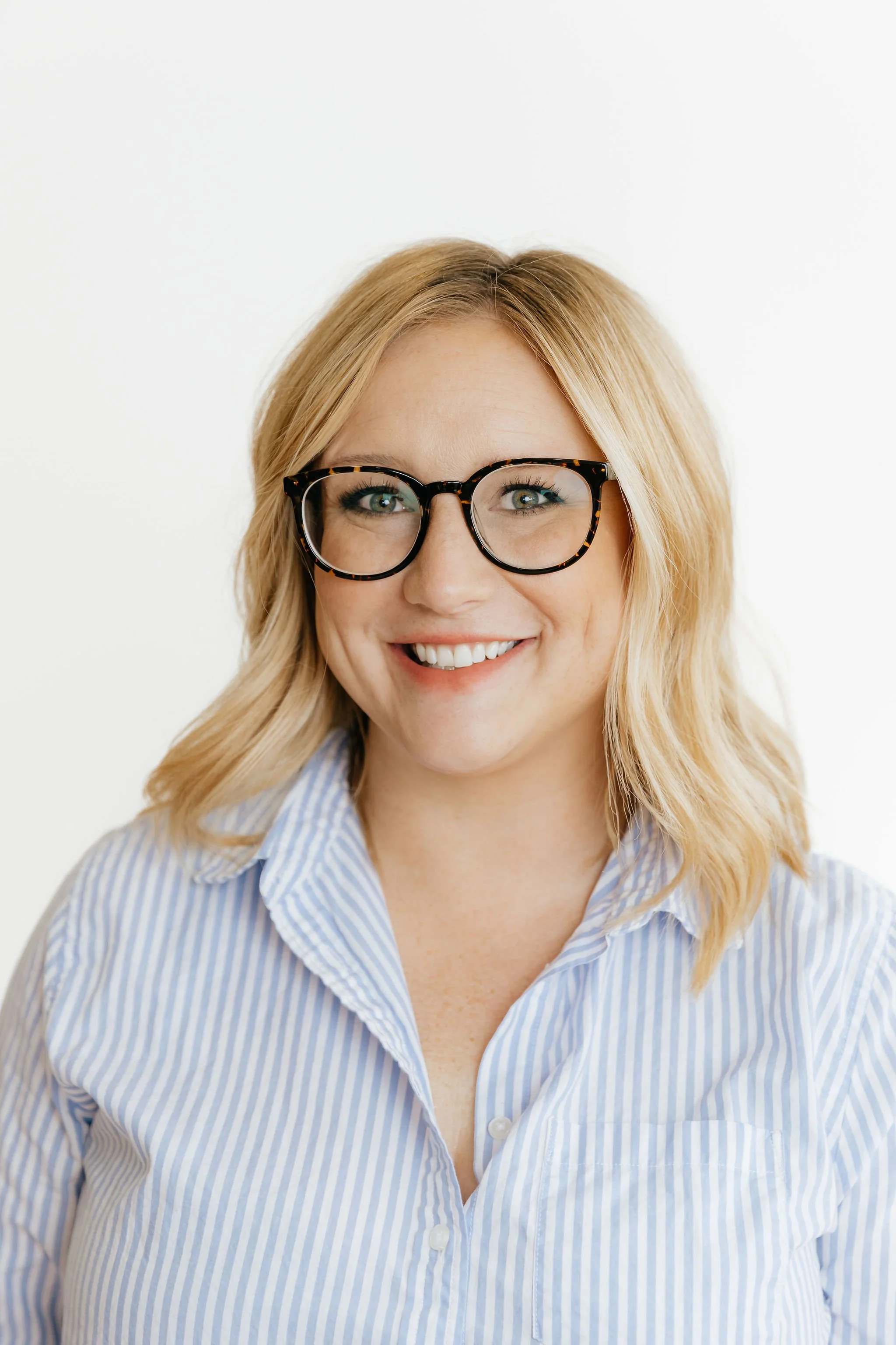 Liv Young-Sales Support at Grooms Office Environments