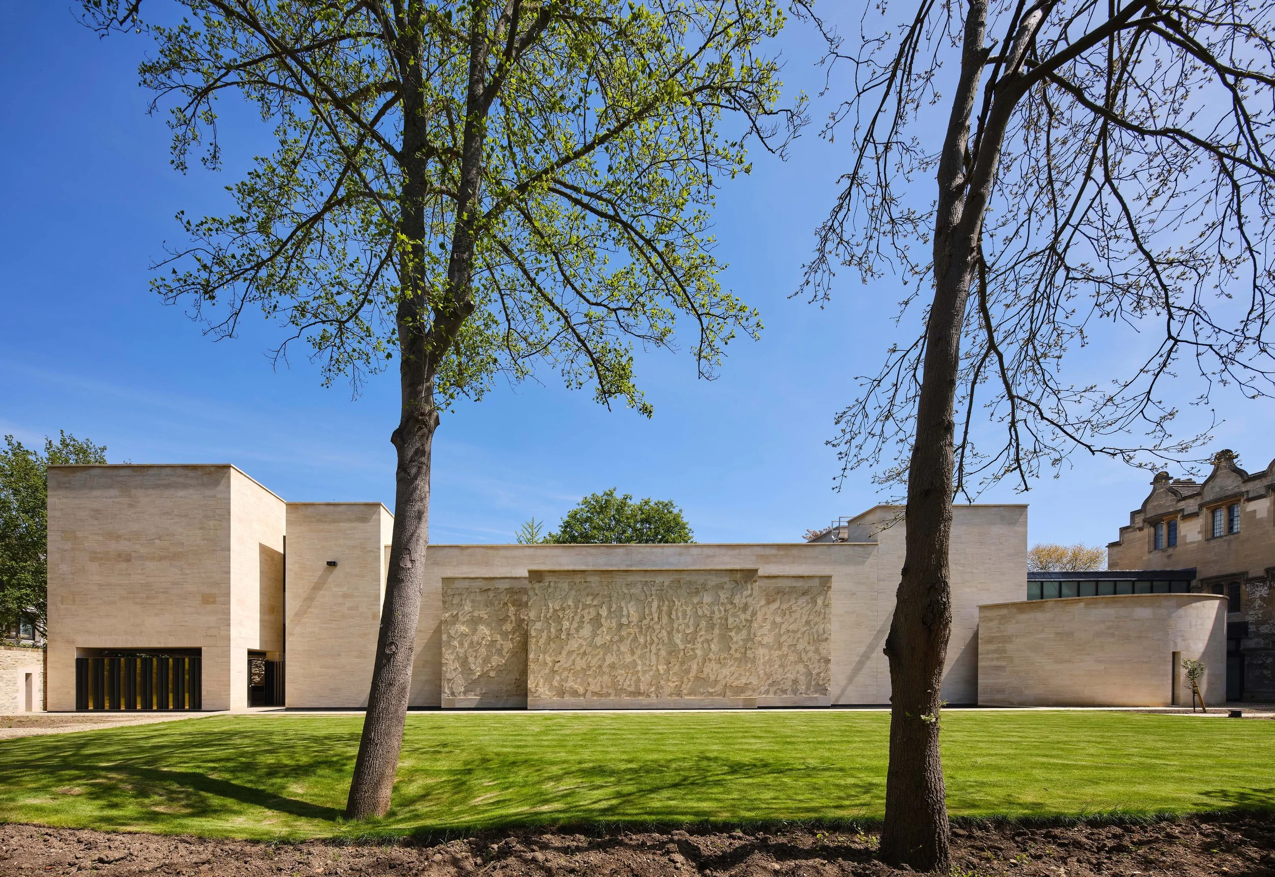 Exterior view of the new contemporary library at St John's College, Oxford