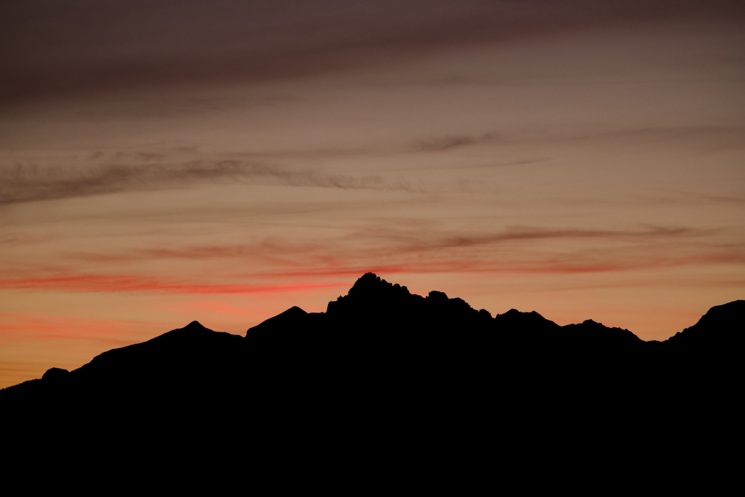Couché de soleil sur le lac de Serre-Ponçon