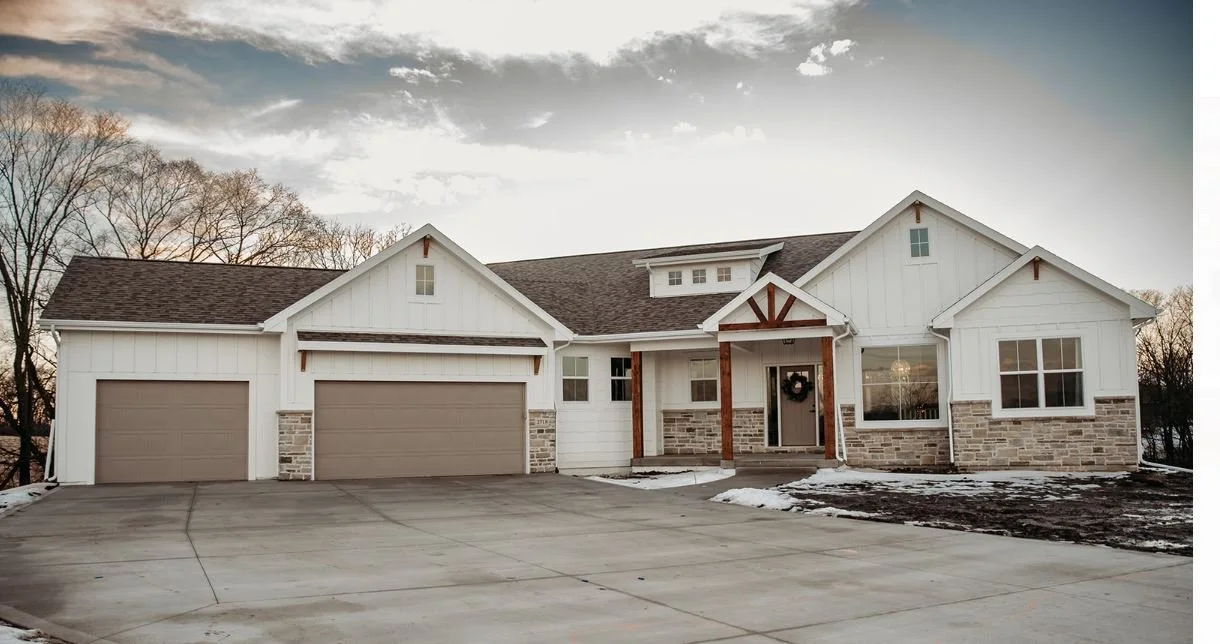 Front - 2718 South Forty Lane.JPG