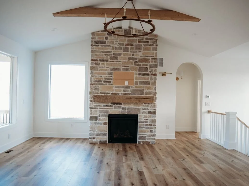 Living Room - 2718 South Forty Lane.JPG