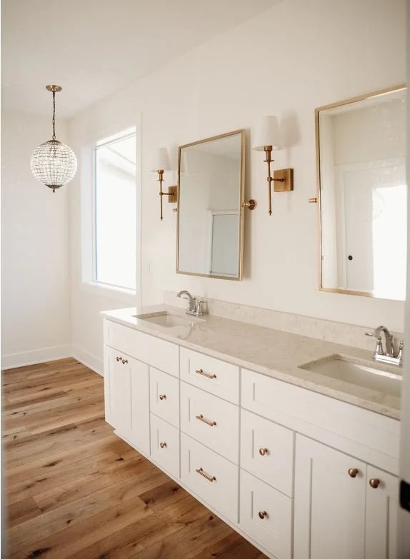 Master Bath - 2718 South Forty Lane.JPG